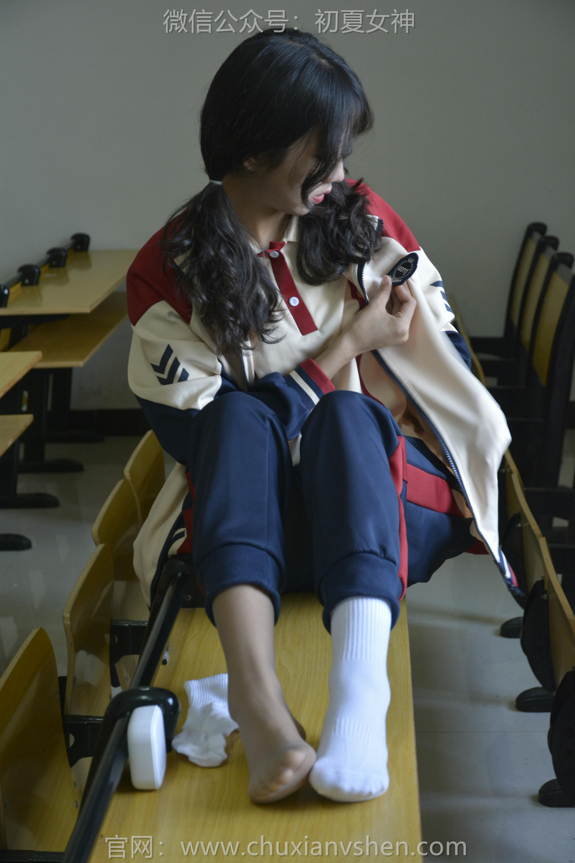 初夏女神 NO.116 点点 英伦风校服[140P+1V／3.50GB]_第3集