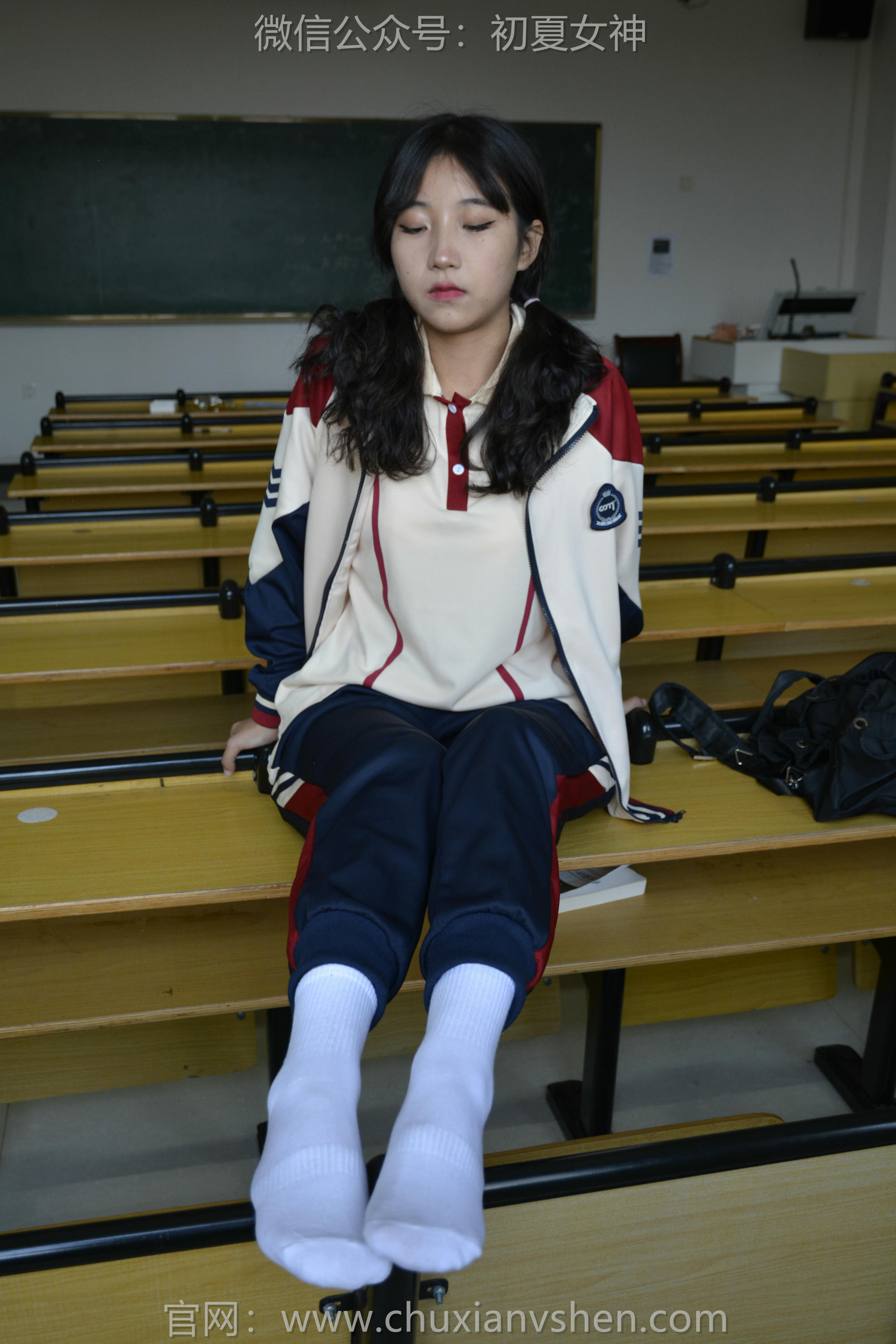 初夏女神 NO.116 点点 英伦风校服[140P+1V／3.50GB]_第3集