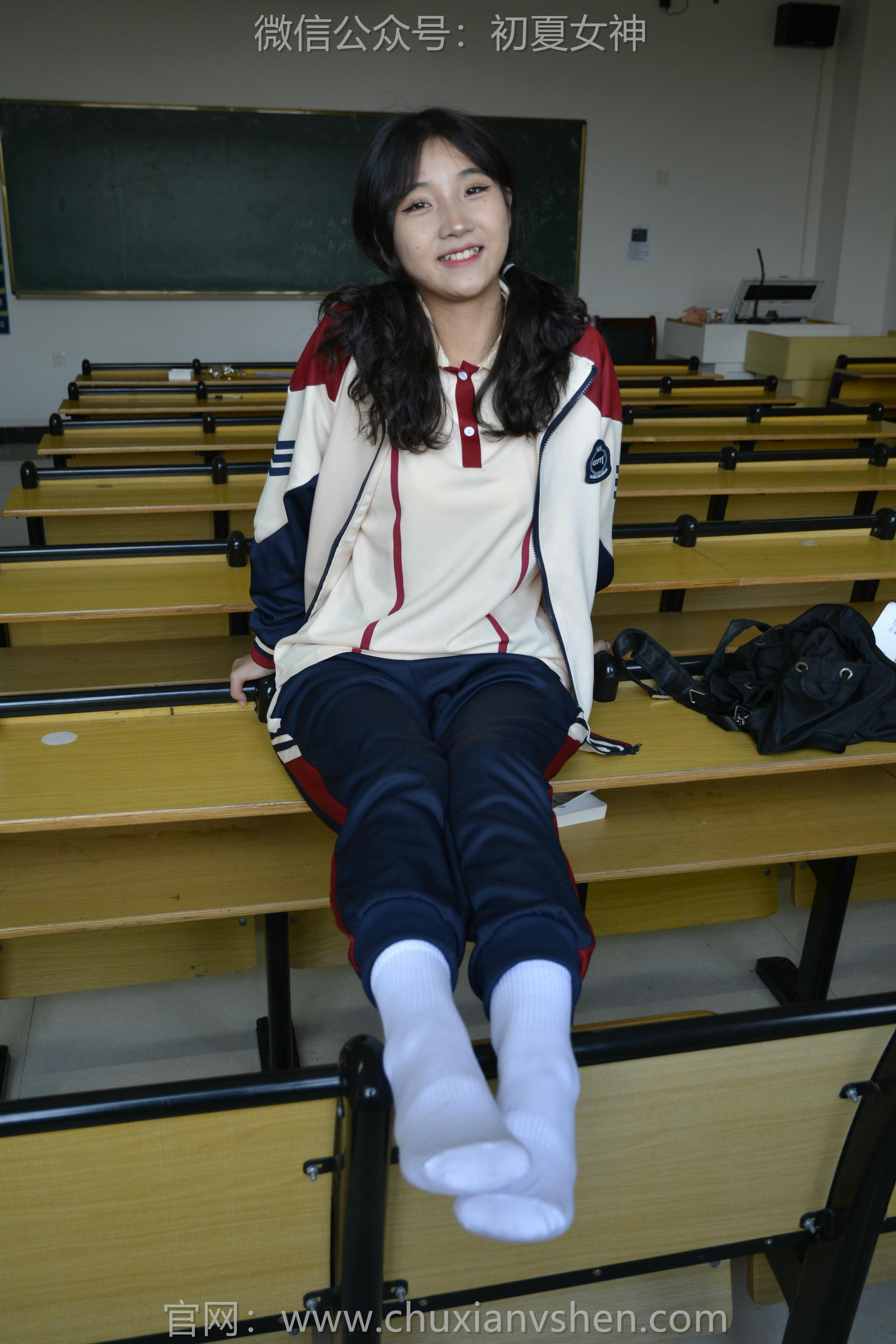 初夏女神 NO.116 点点 英伦风校服[140P+1V／3.50GB]_第3集