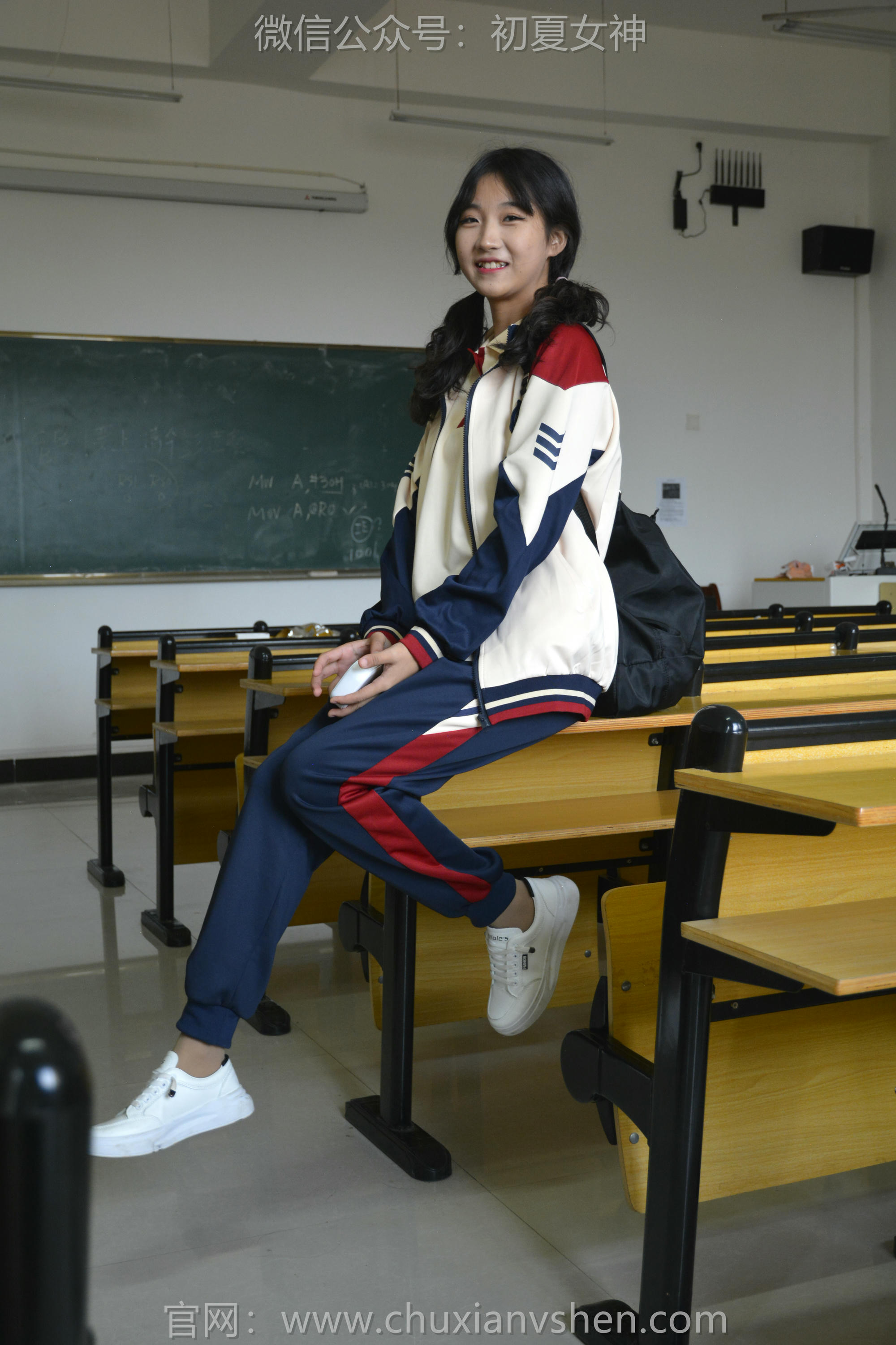 初夏女神 NO.116 点点 英伦风校服[140P+1V／3.50GB]_第1集