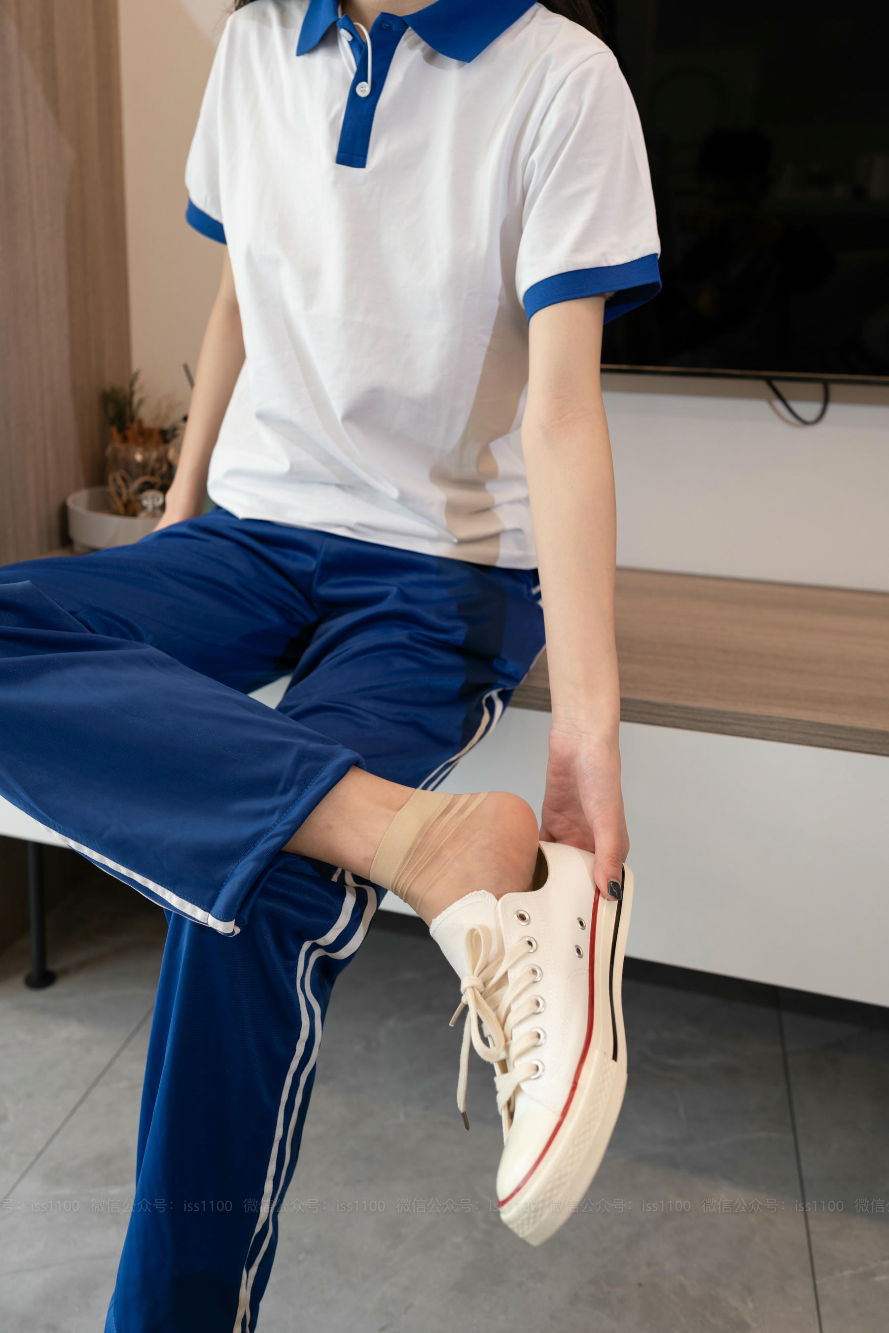 ISS系列 NO.002 佳佳 校服 [95P+1V0.96G]_第2集