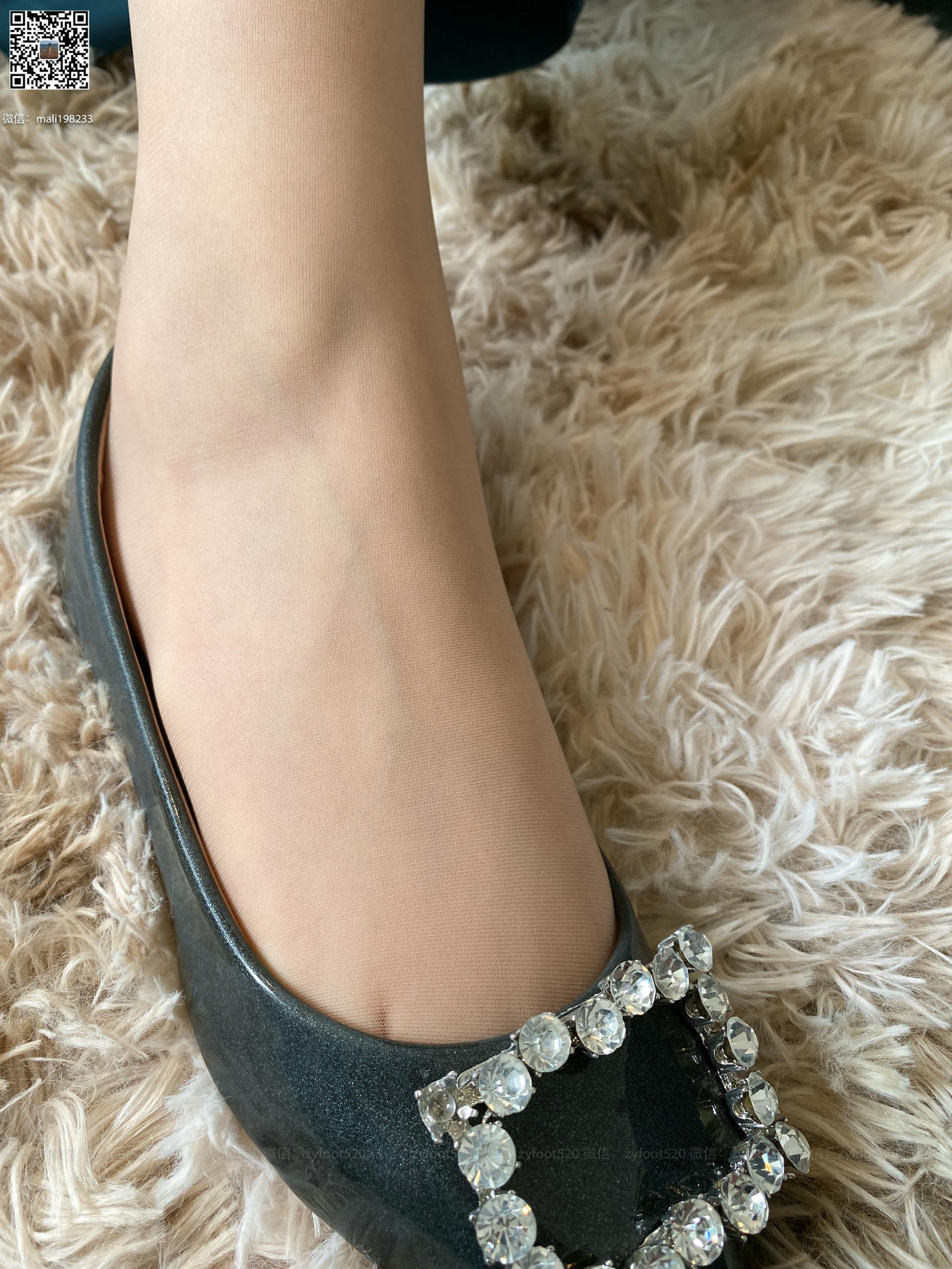 ISS系列 NO.022 美晗 玩脚 [94P+1V0.946G]_第3集