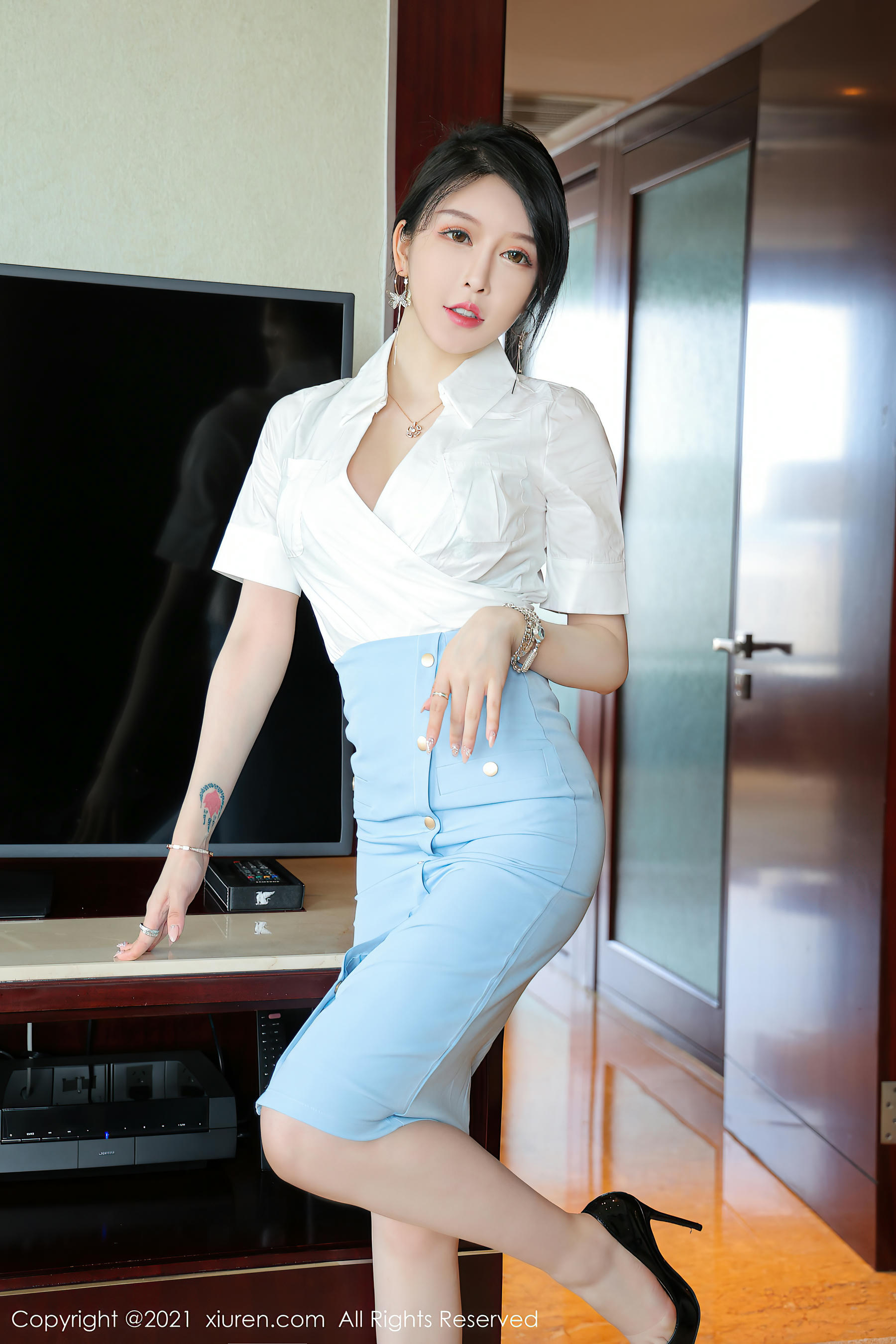 XIUREN秀人网 2021.08.18 NO.3812 玉兔miki[54+1P／538MB]_第1集