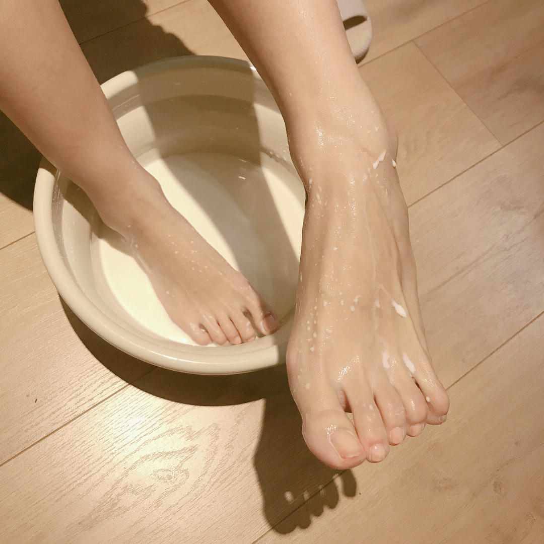 安乔乔 NO.001 牛奶洗脚 [102P+144M]_第3集