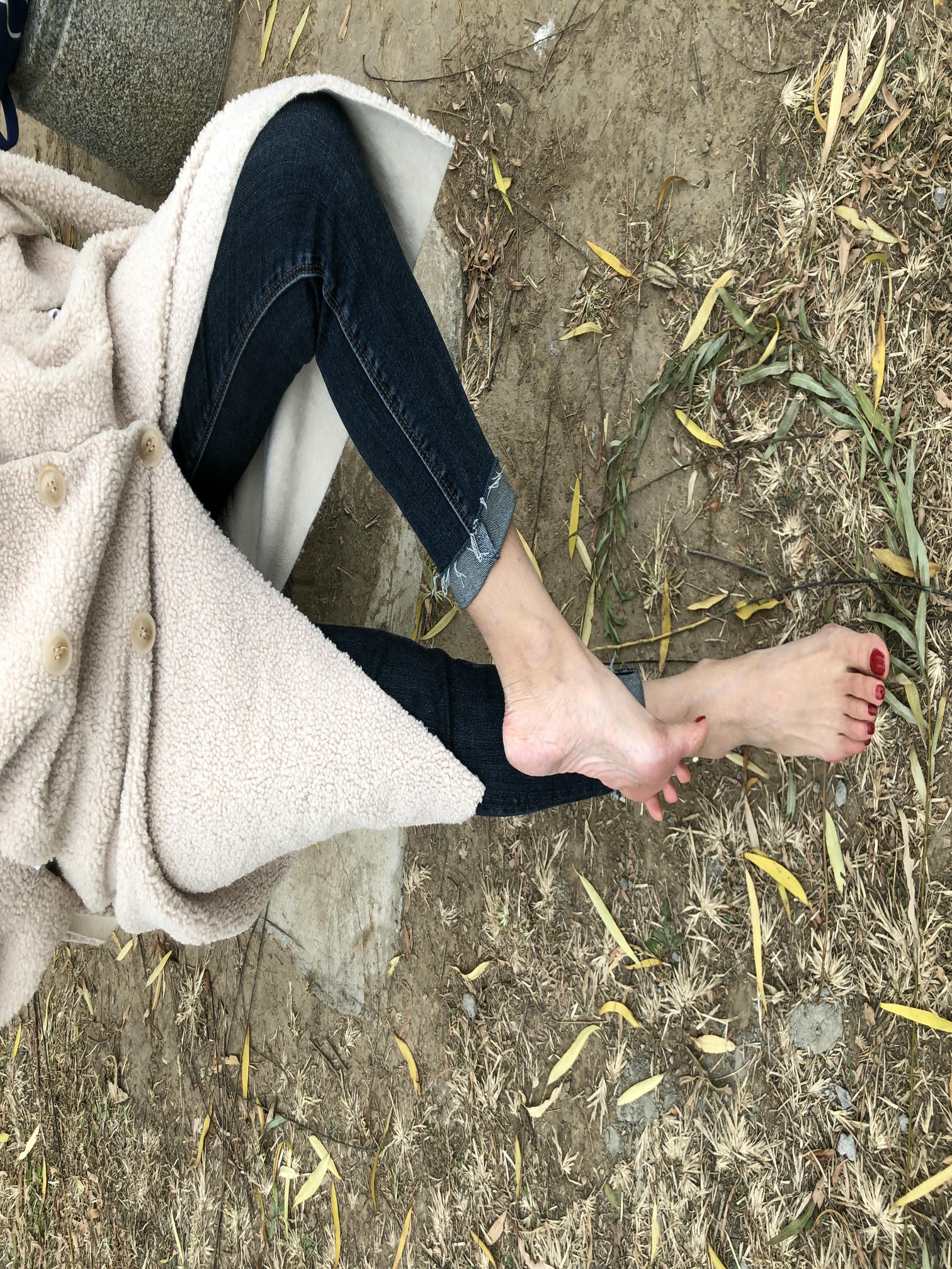 安乔乔 NO.010 户外足秀 [129P+760M]_第6集