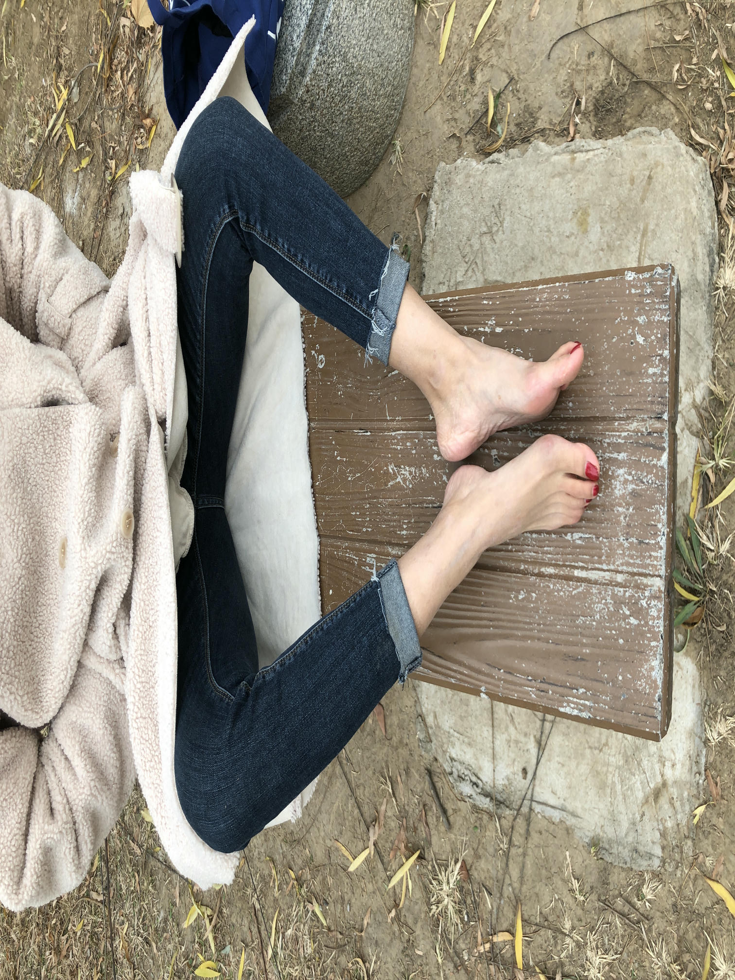 安乔乔 NO.010 户外足秀 [129P+760M]_第6集