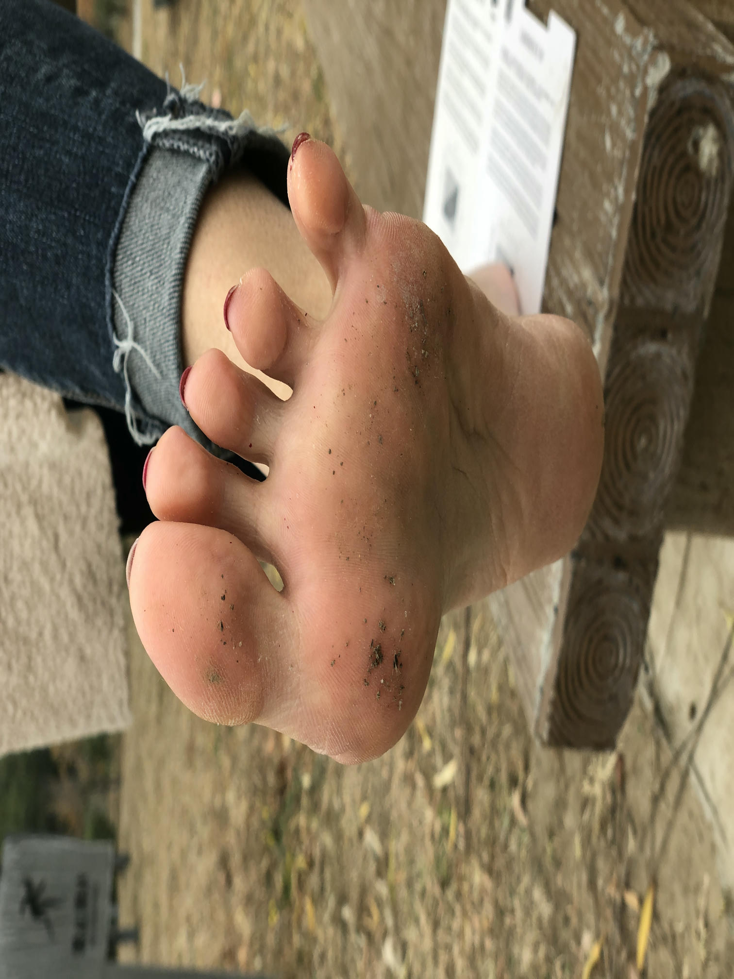 安乔乔 NO.010 户外足秀 [129P+760M]_第1集