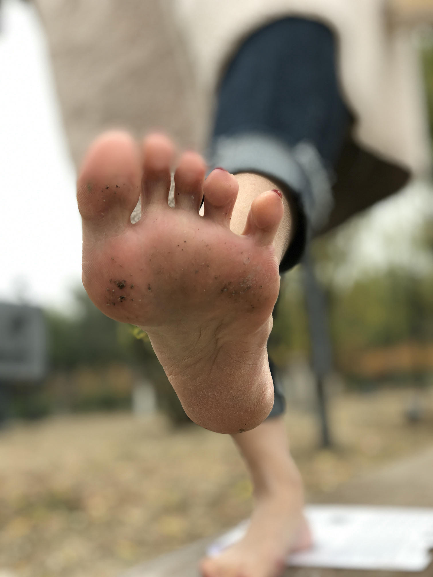 安乔乔 NO.010 户外足秀 [129P+760M]_第1集