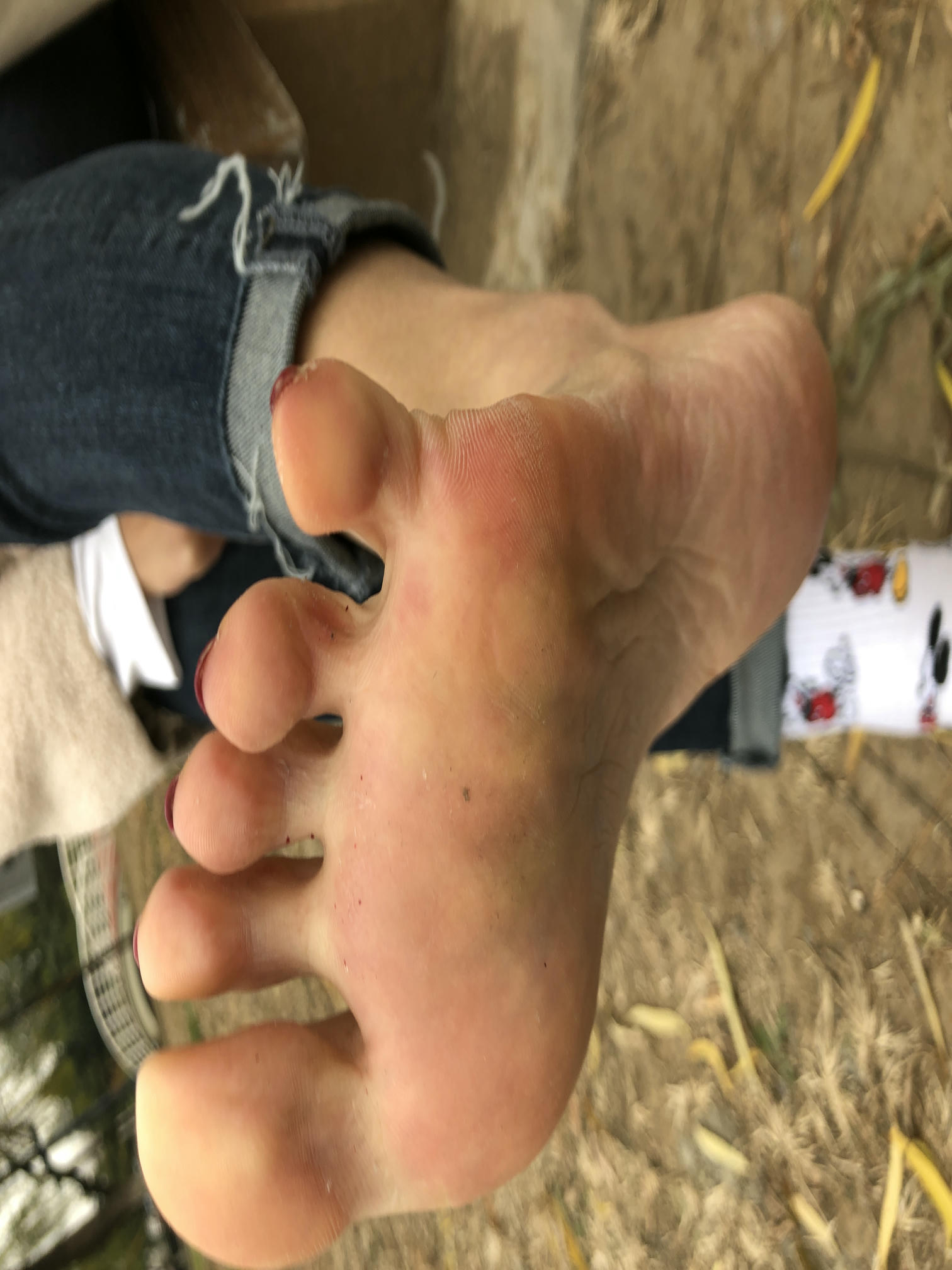 安乔乔 NO.010 户外足秀 [129P+760M]_第1集