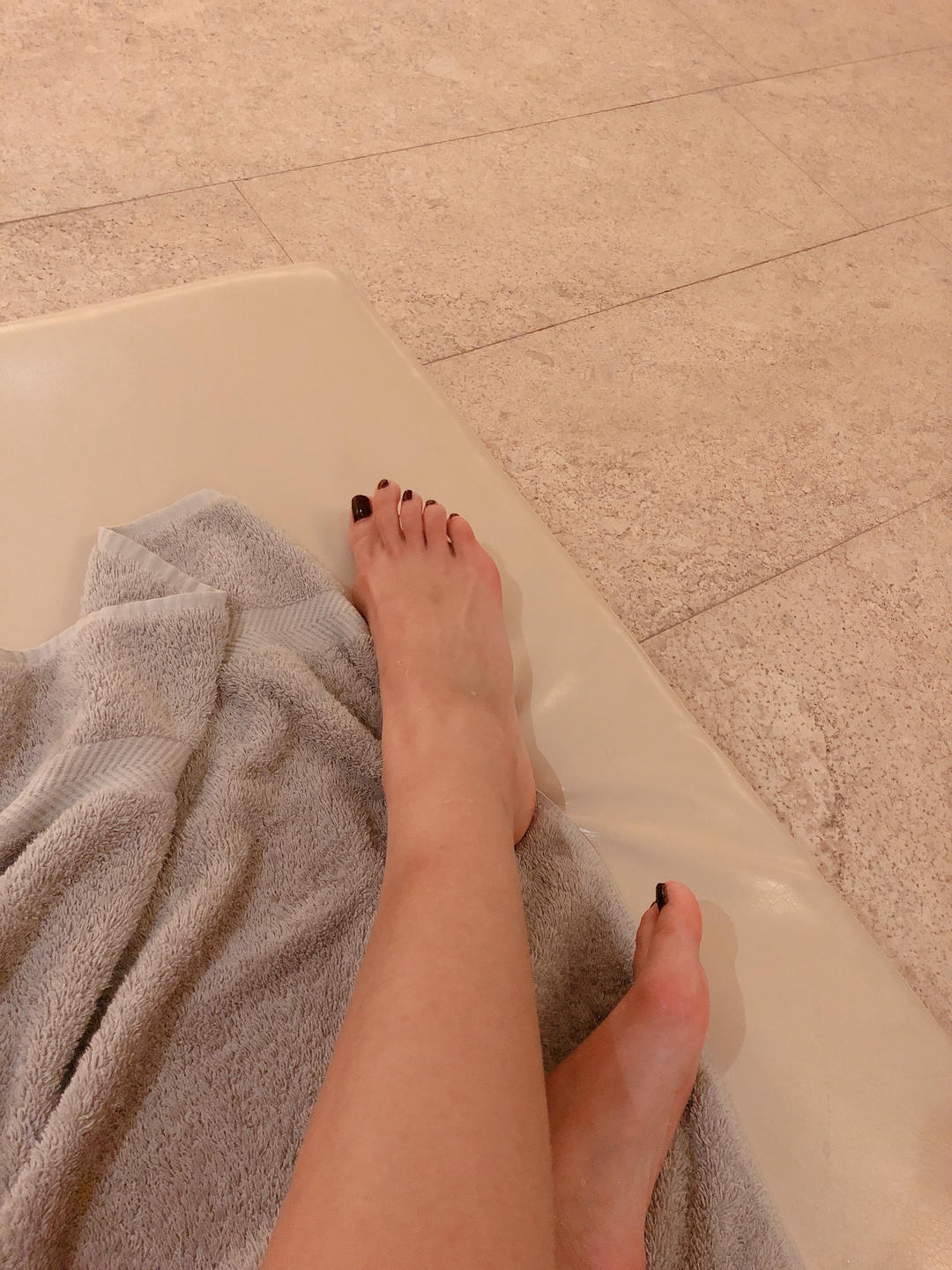 安乔乔 NO.012 泳池足秀 [140P+313M]_第1集