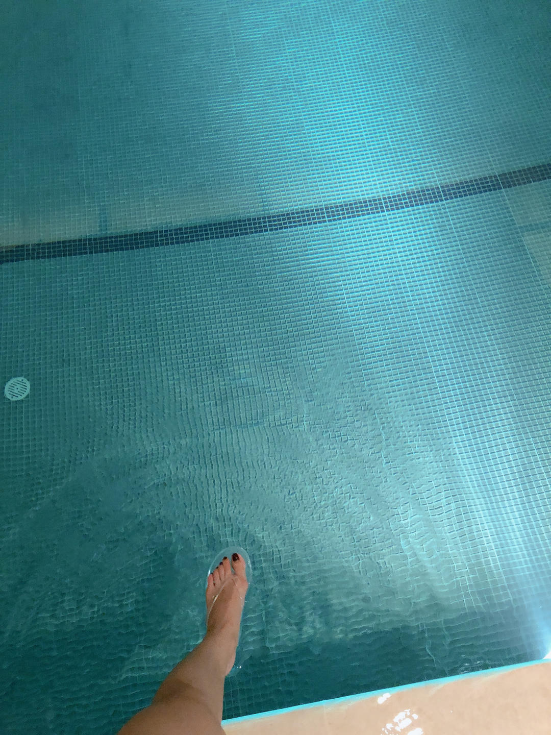 安乔乔 NO.012 泳池足秀 [140P+313M]_第1集