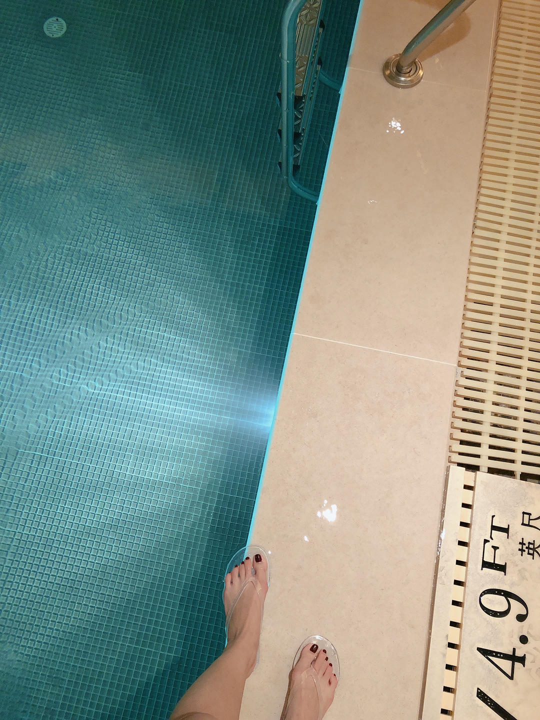 安乔乔 NO.012 泳池足秀 [140P+313M]_第2集