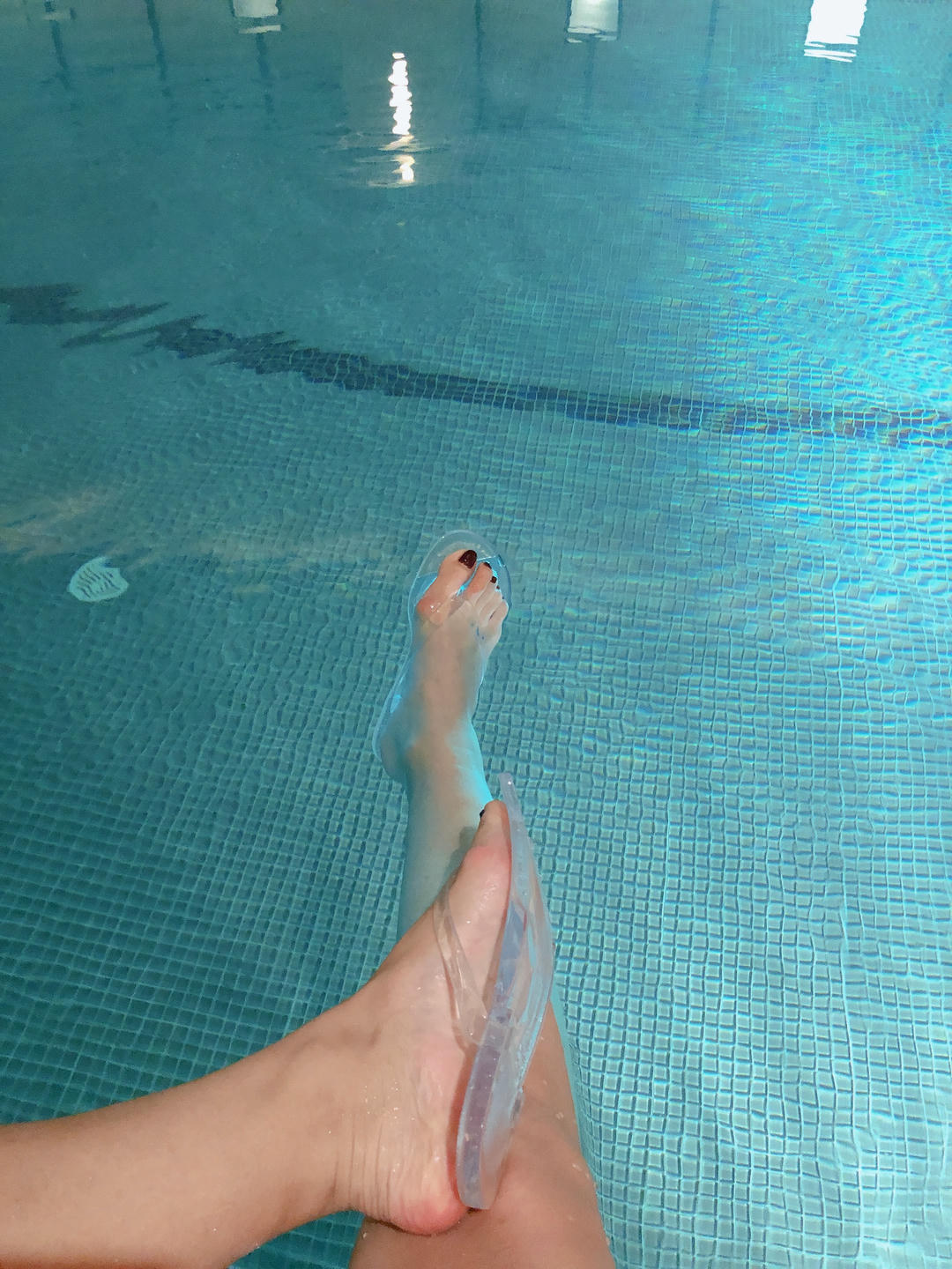 安乔乔 NO.012 泳池足秀 [140P+313M]_第2集