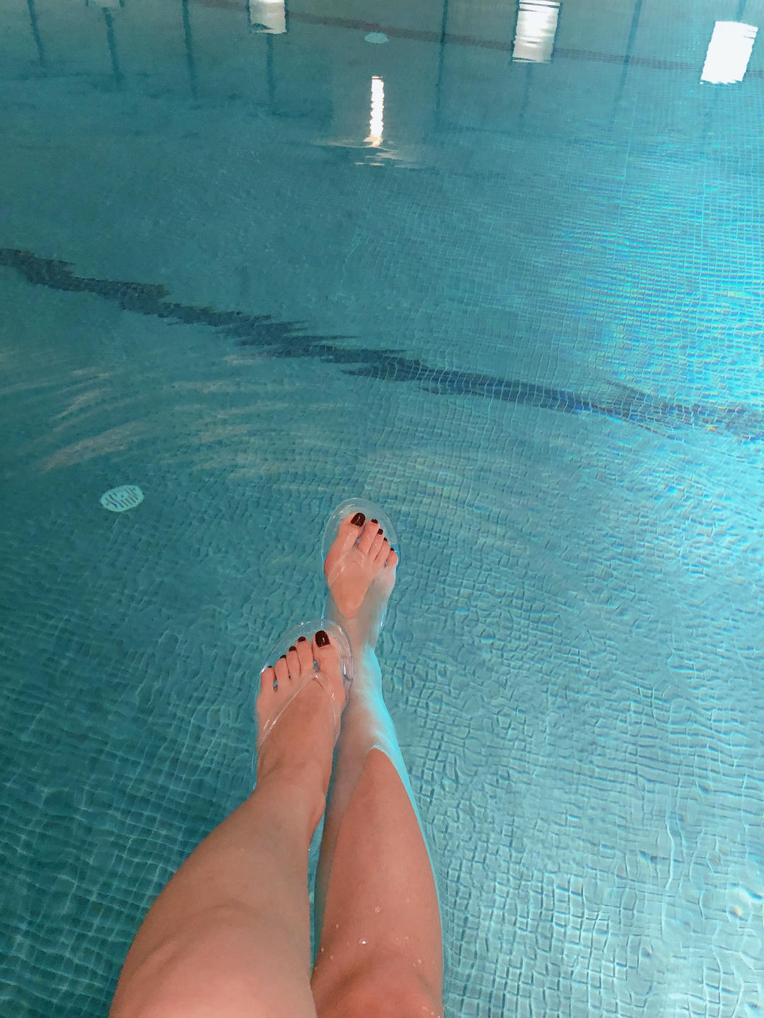 安乔乔 NO.012 泳池足秀 [140P+313M]_第2集