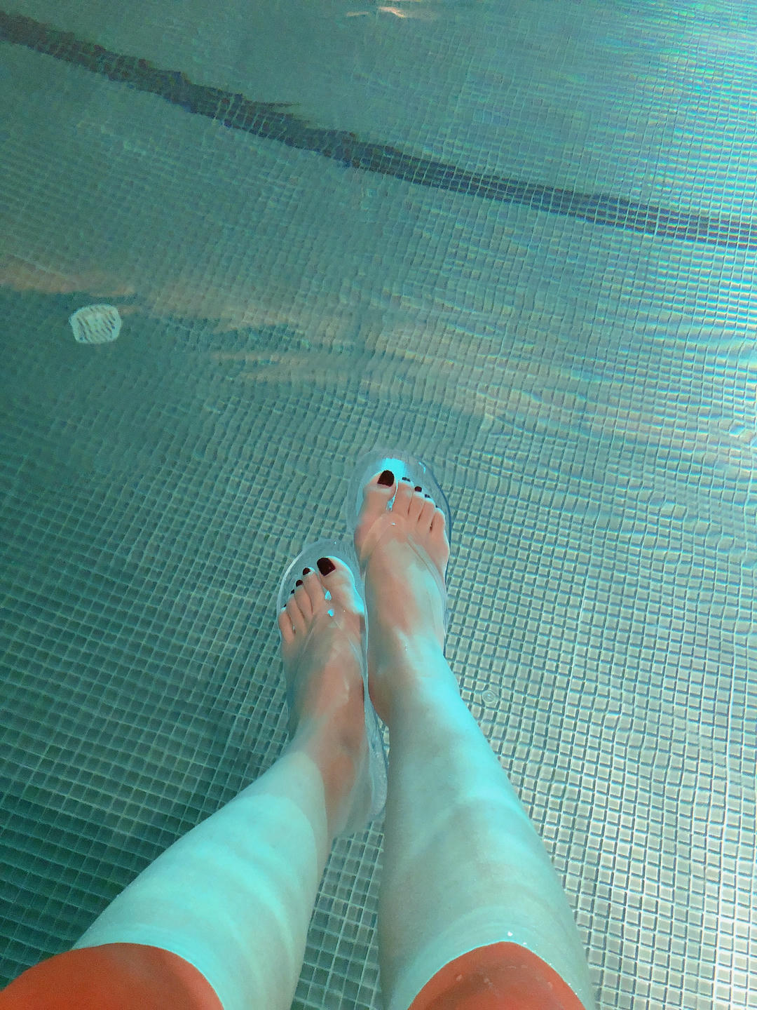 安乔乔 NO.012 泳池足秀 [140P+313M]_第2集