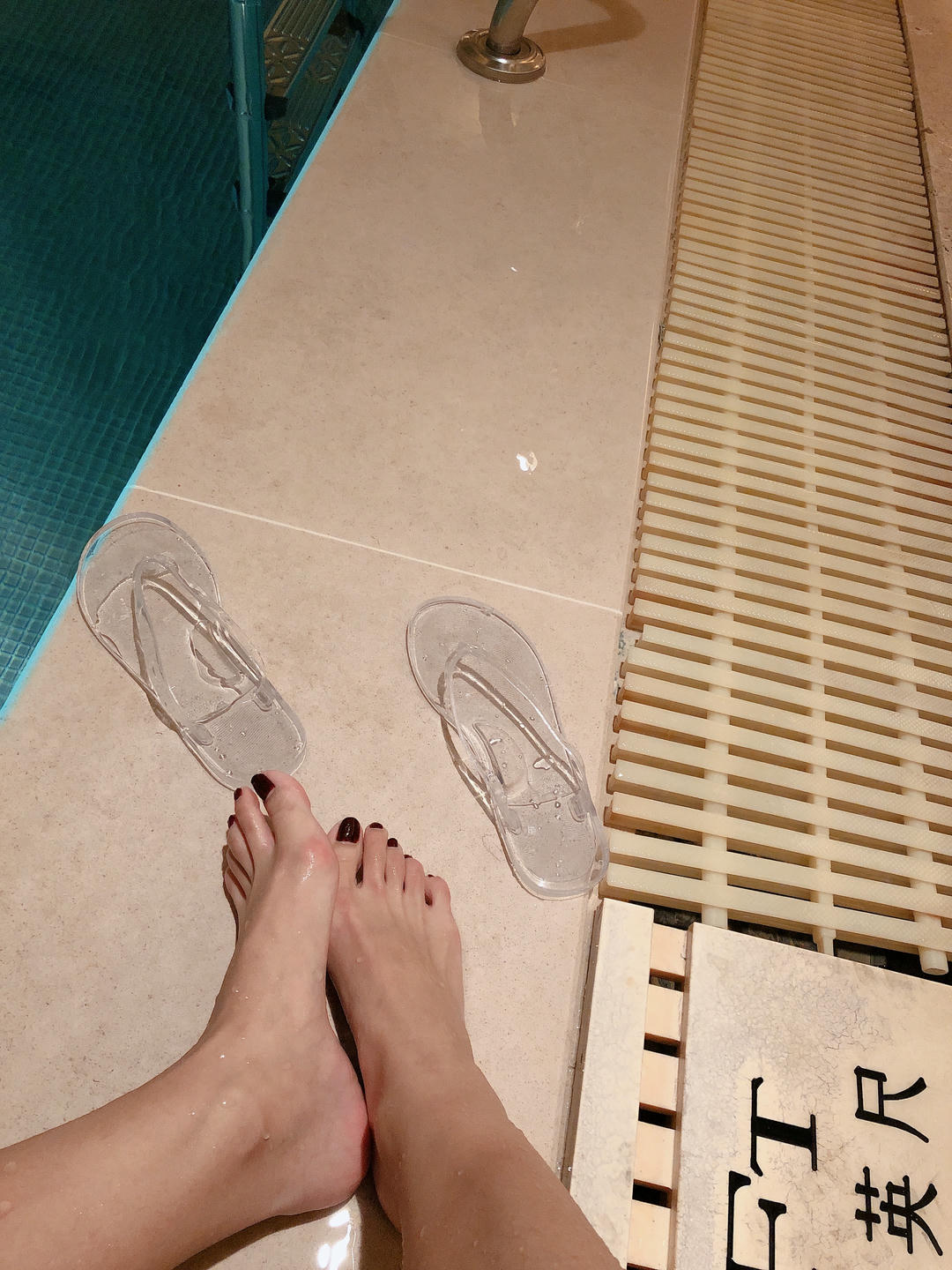 安乔乔 NO.012 泳池足秀 [140P+313M]_第3集