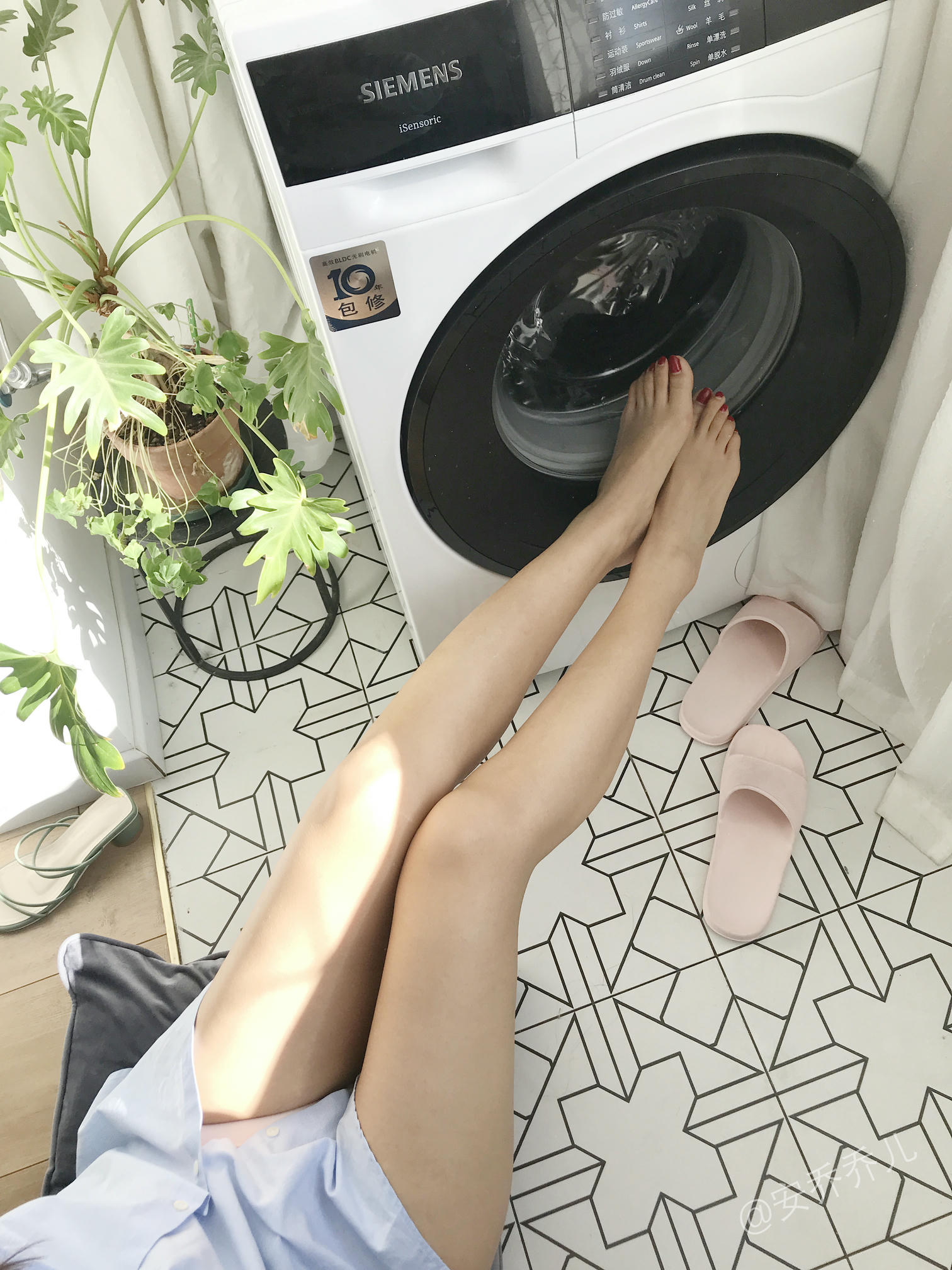 安乔乔 NO.016 阳台洗衣房 [104P+476M]_第3集