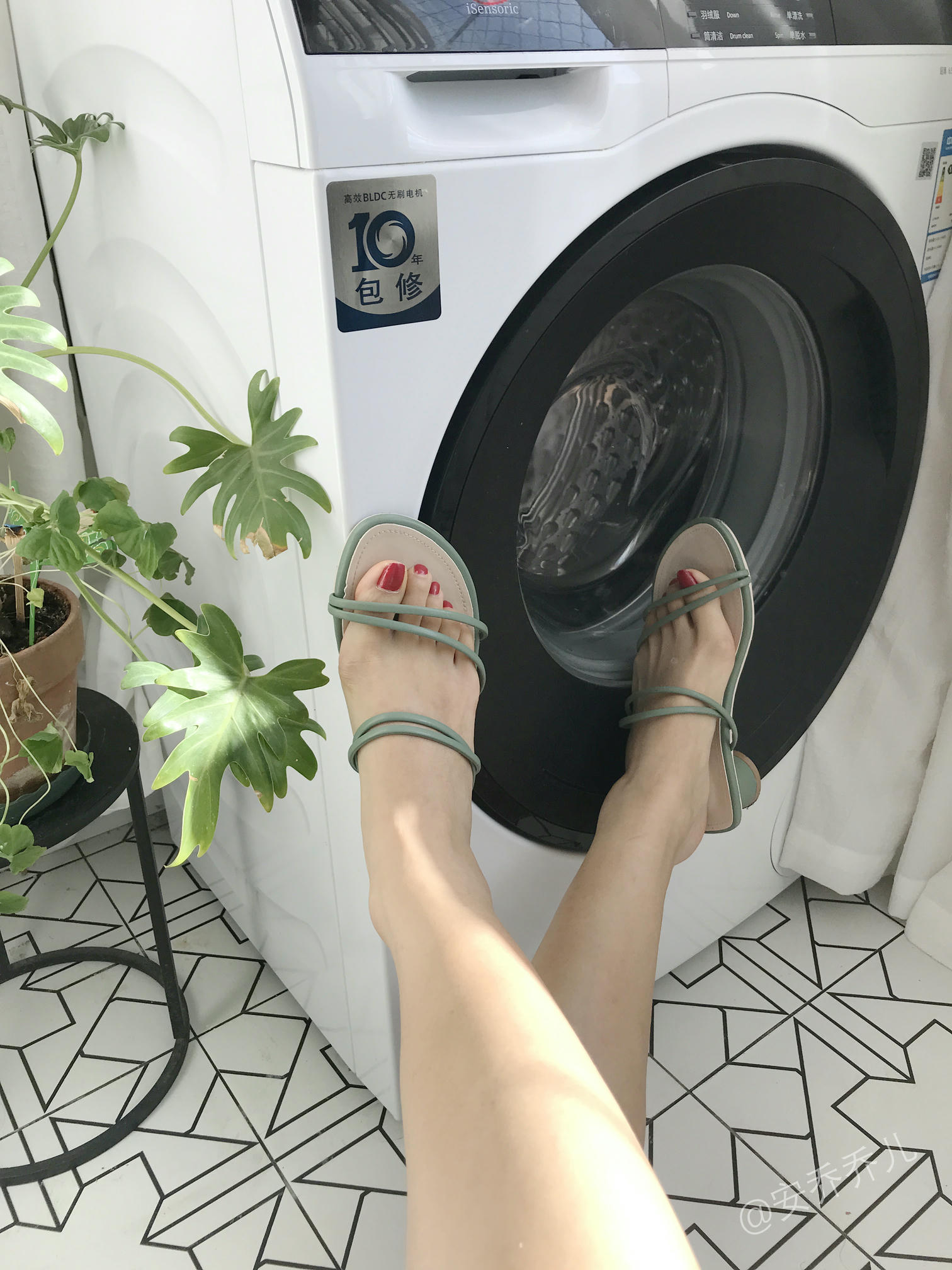 安乔乔 NO.016 阳台洗衣房 [104P+476M]_第5集