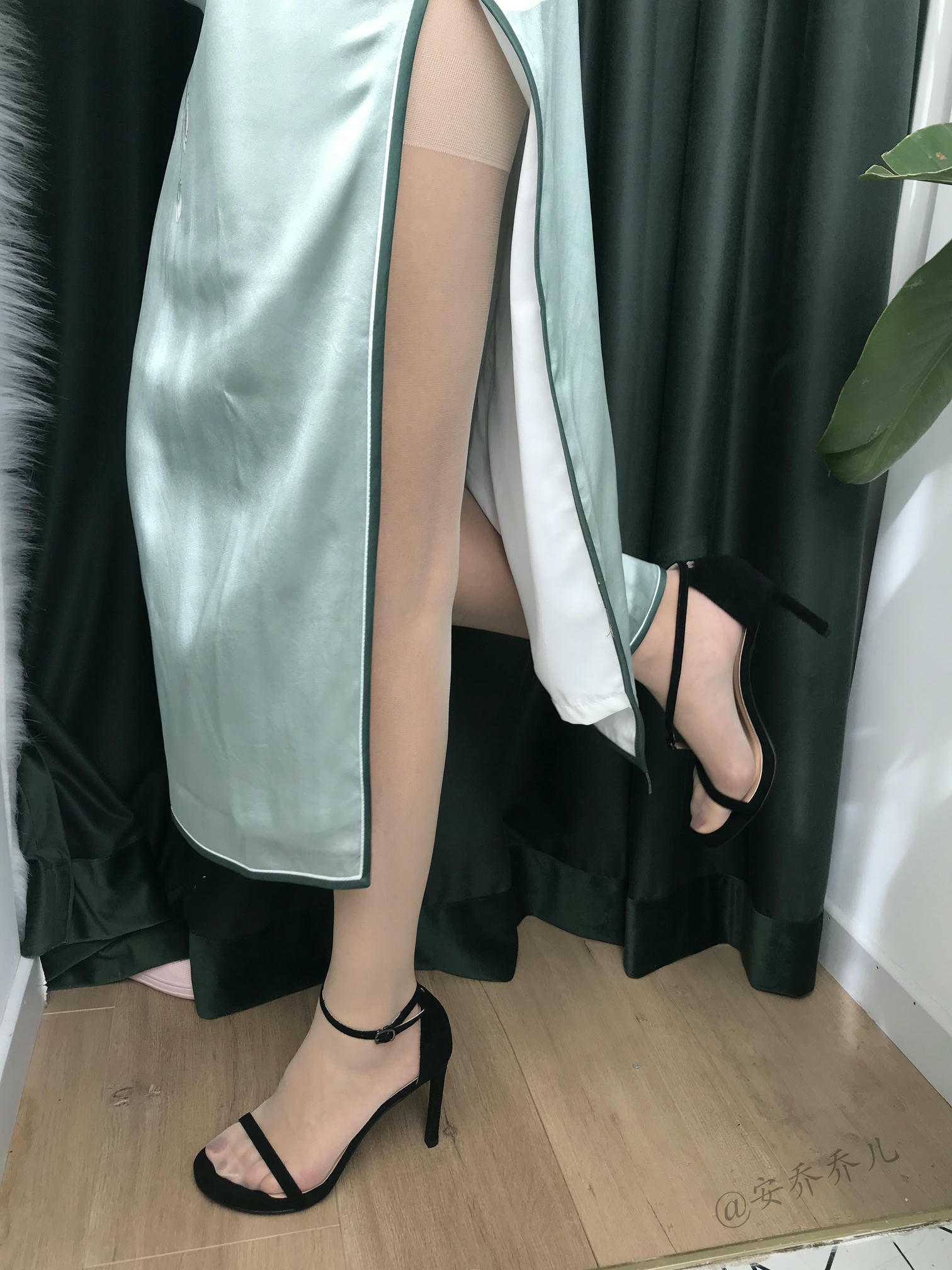 安乔乔 NO.017 旗袍肉丝 [110P+407M]_第1集