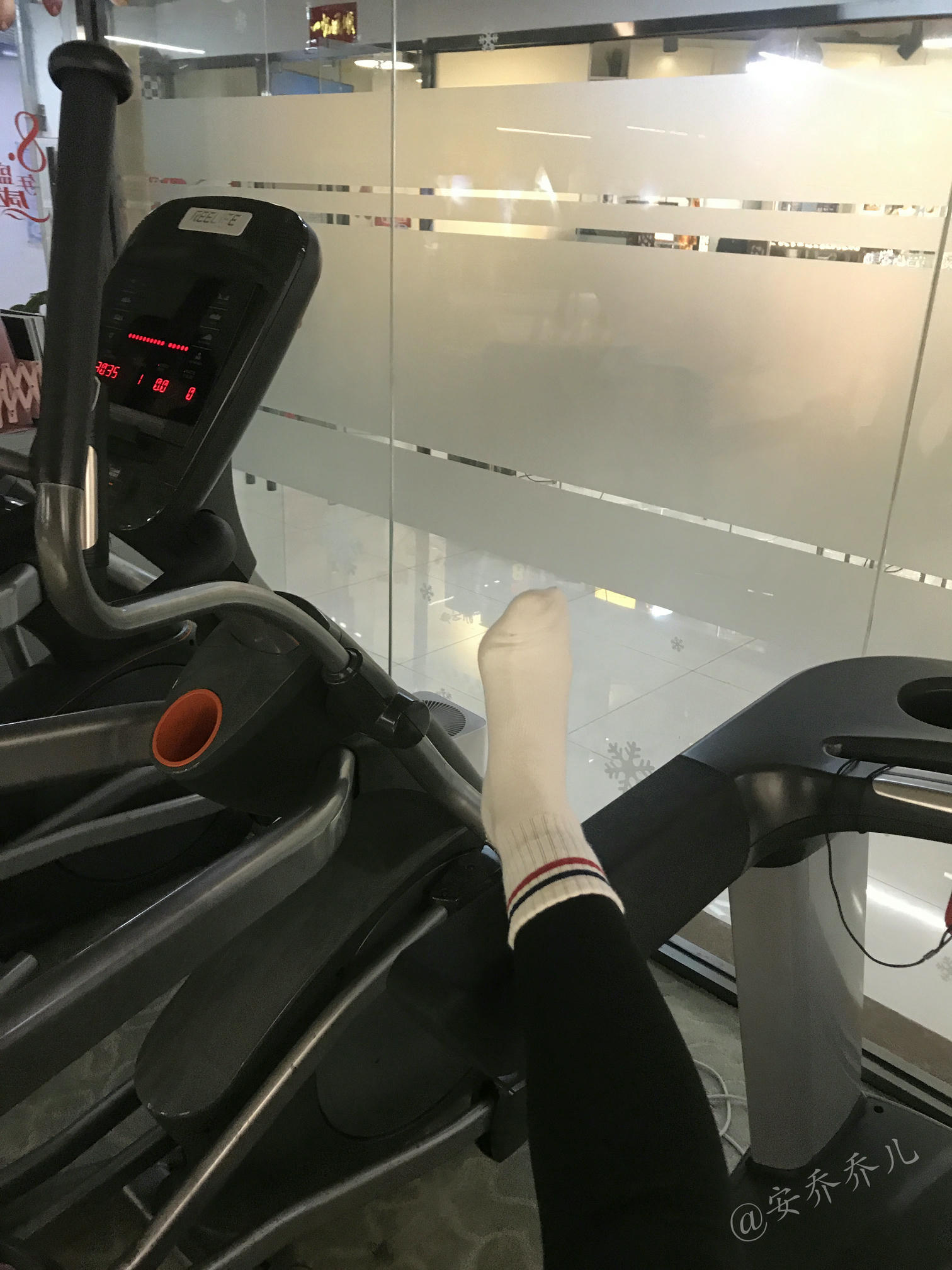 安乔乔 NO.019 健身房白袜 [135P+468M]_第3集