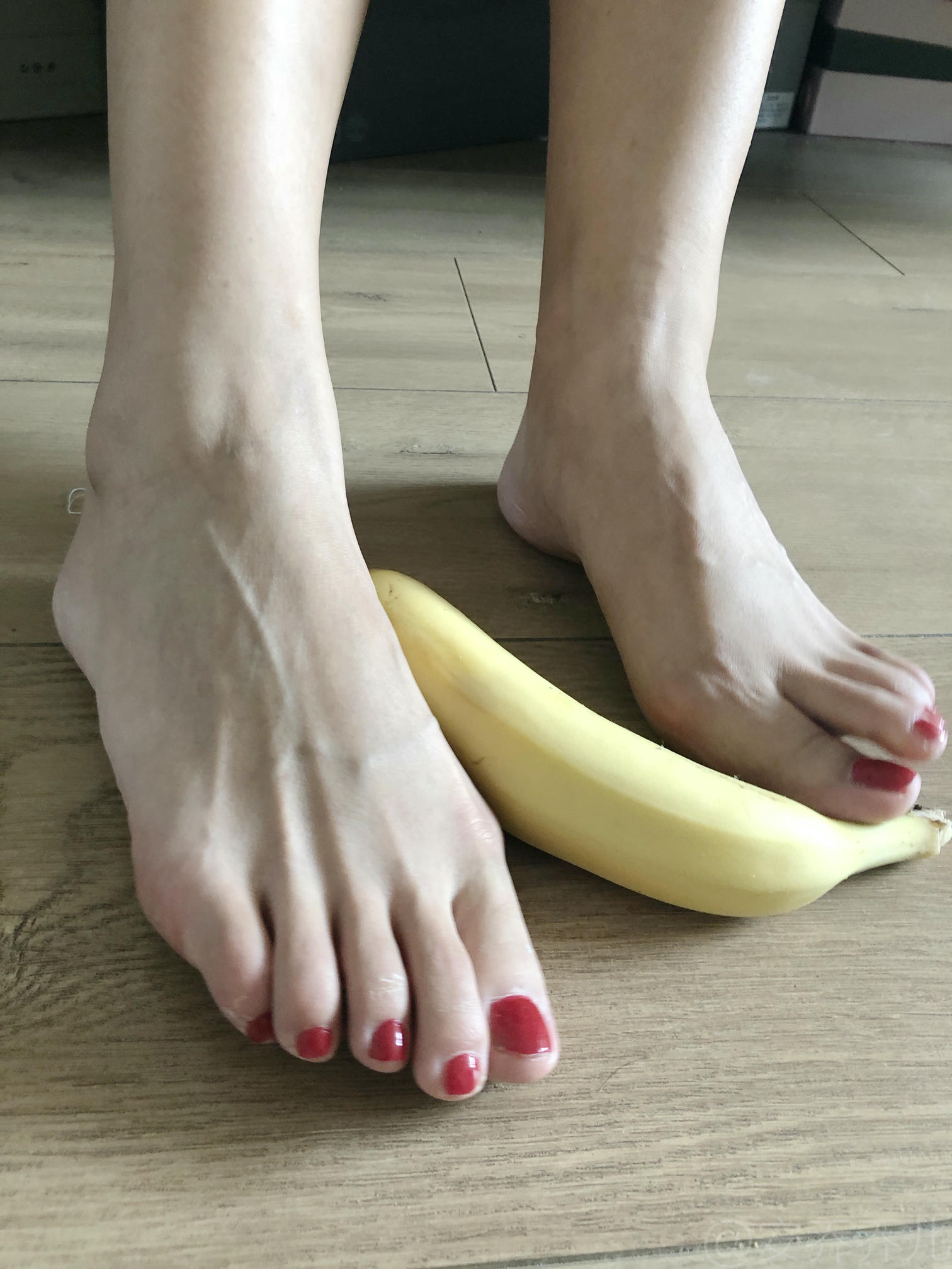 安乔乔 NO.009 踩香蕉 [134P+558M]_第1集