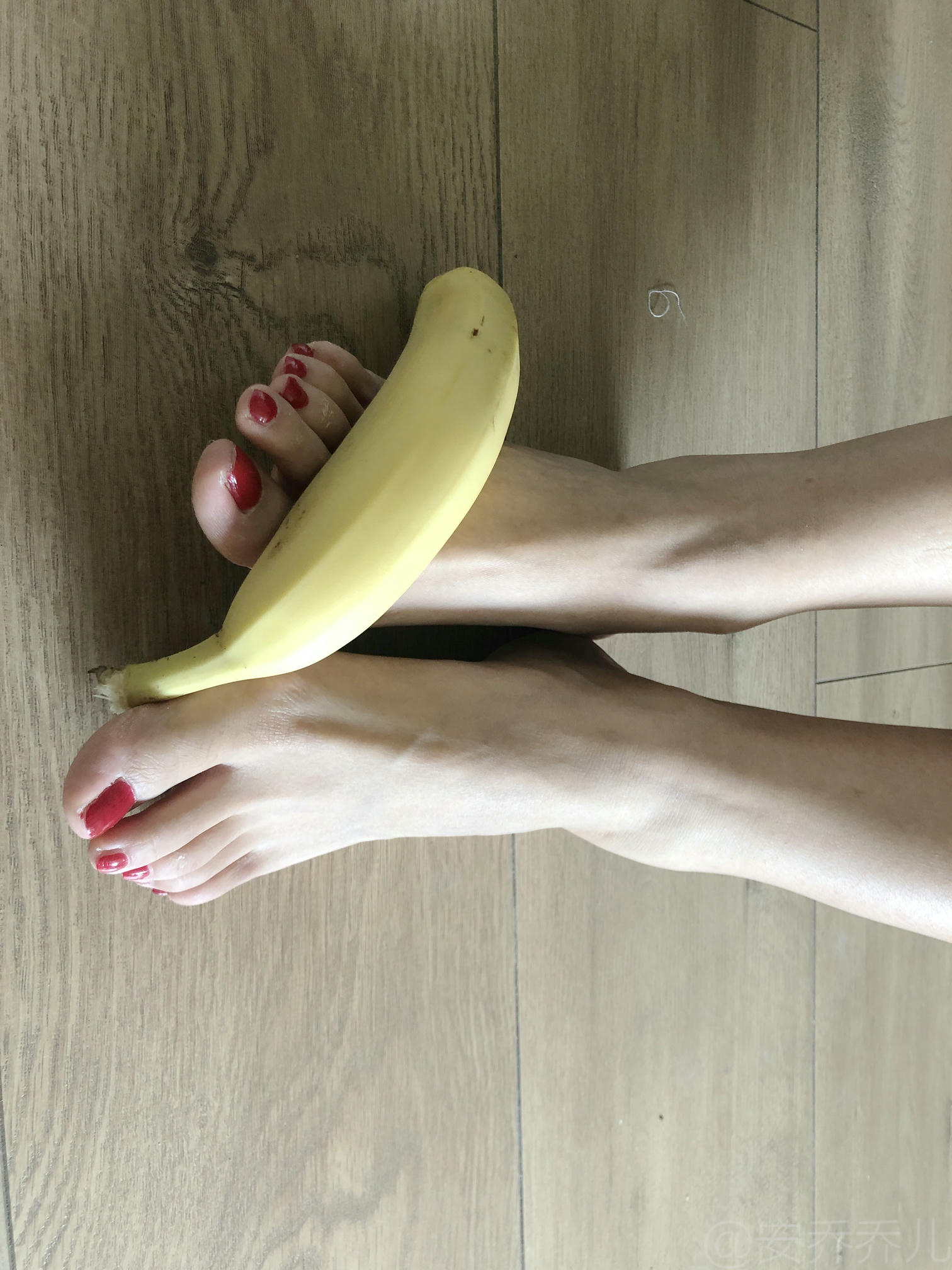 安乔乔 NO.009 踩香蕉 [134P+558M]_第1集