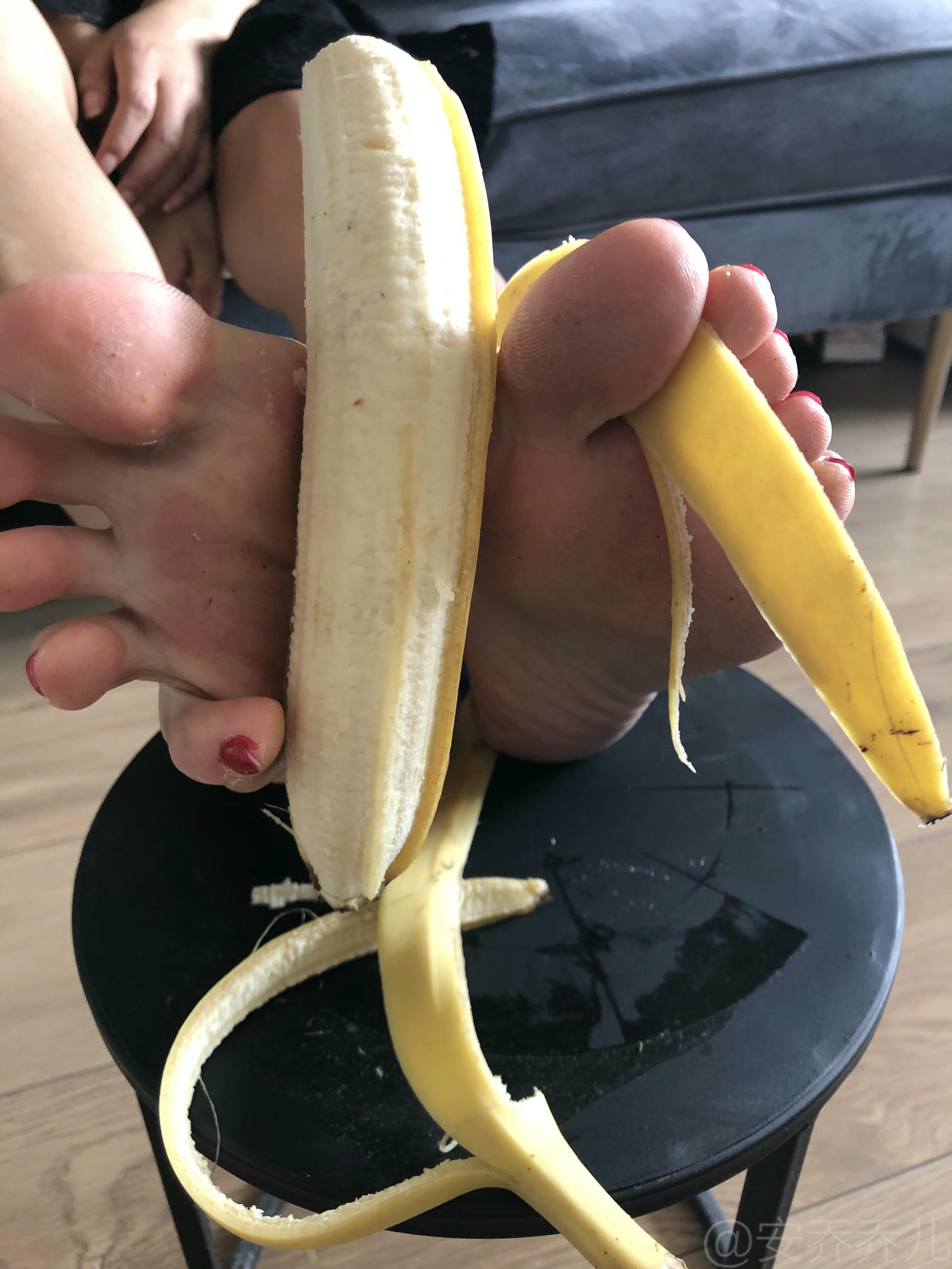 安乔乔 NO.009 踩香蕉 [134P+558M]_第3集