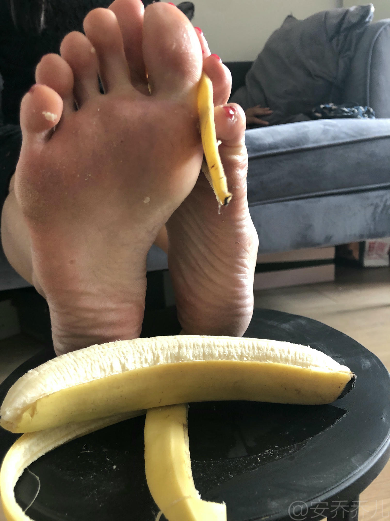 安乔乔 NO.009 踩香蕉 [134P+558M]_第3集