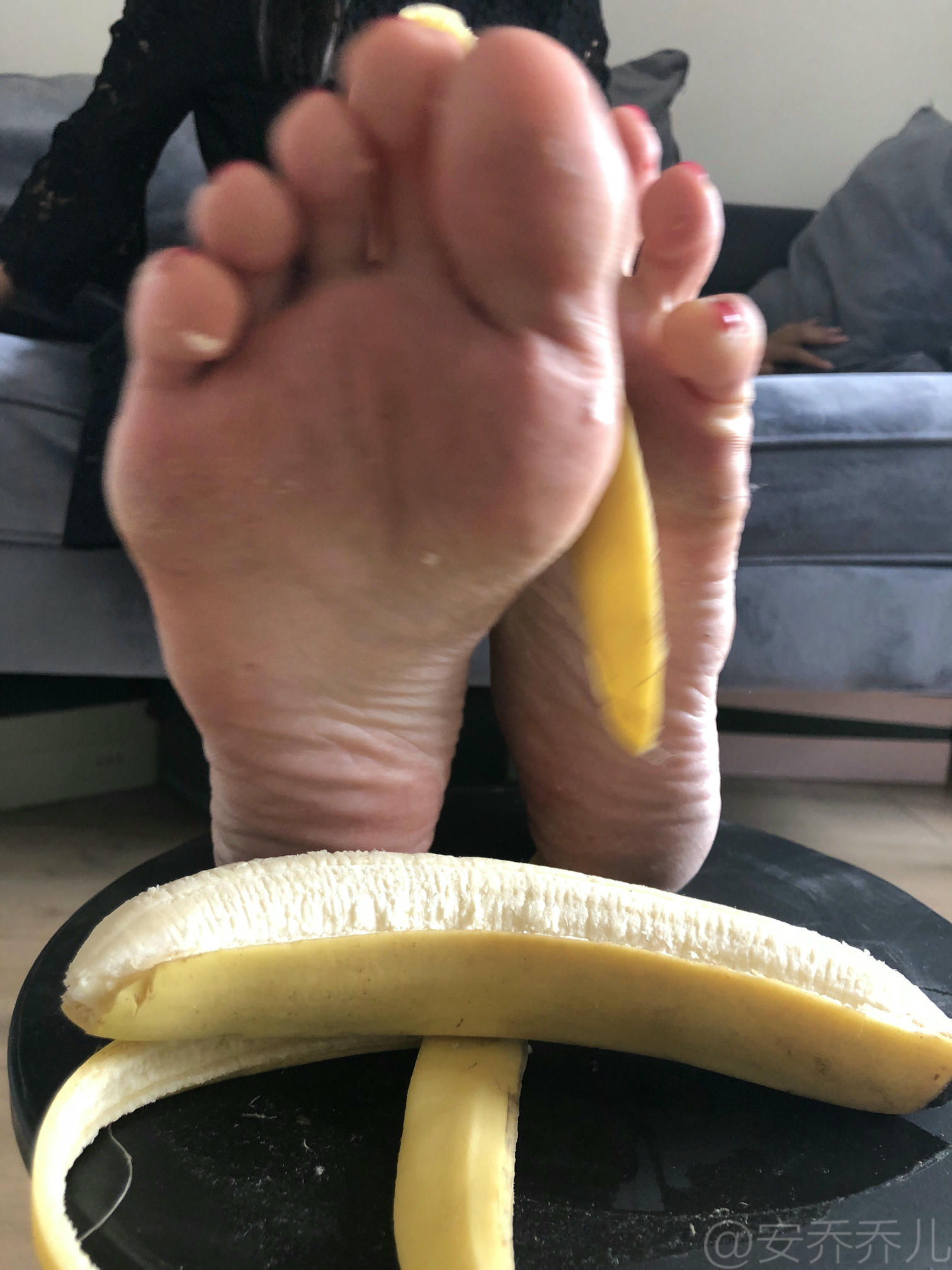 安乔乔 NO.009 踩香蕉 [134P+558M]_第3集