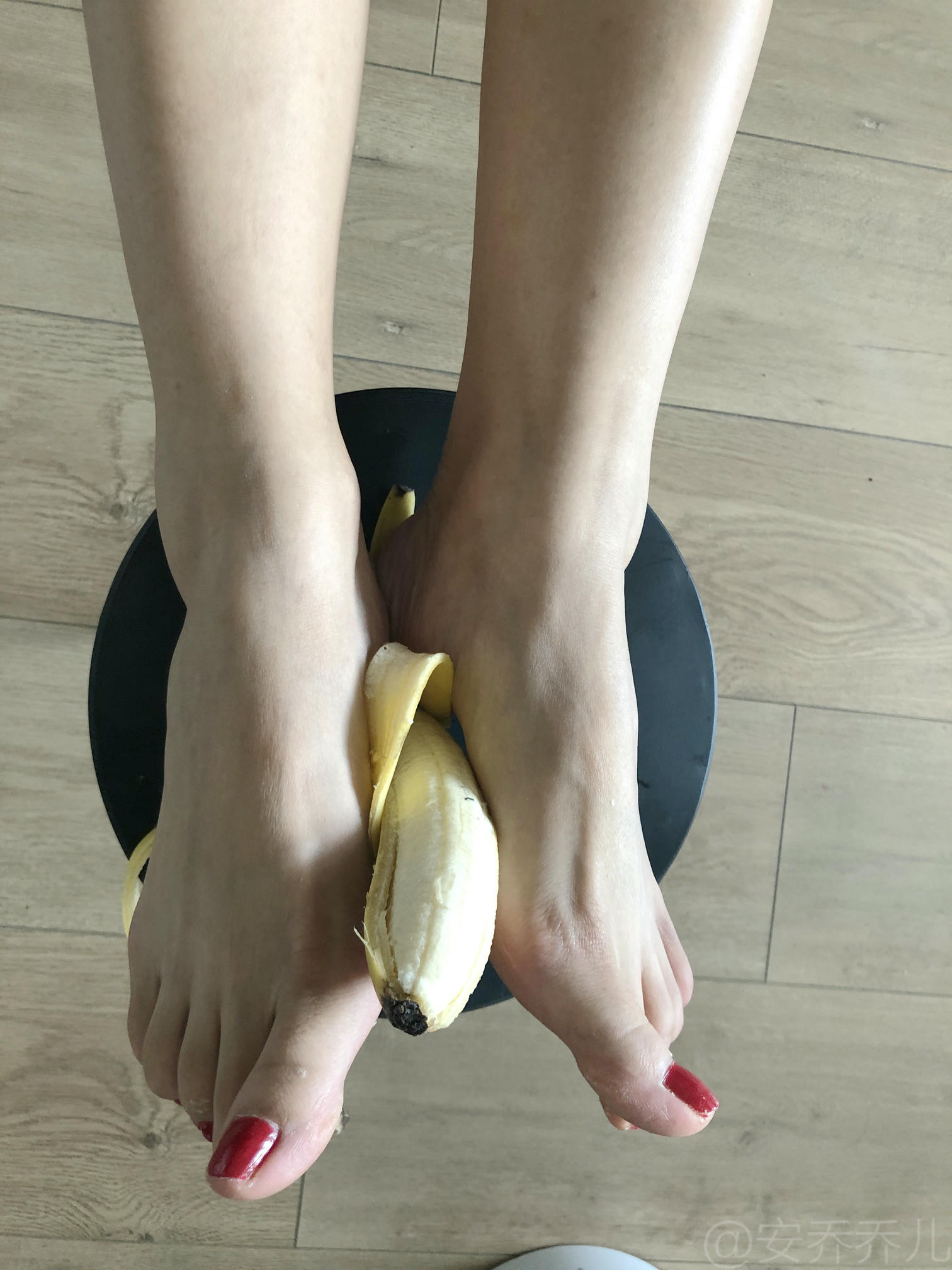 安乔乔 NO.009 踩香蕉 [134P+558M]_第4集