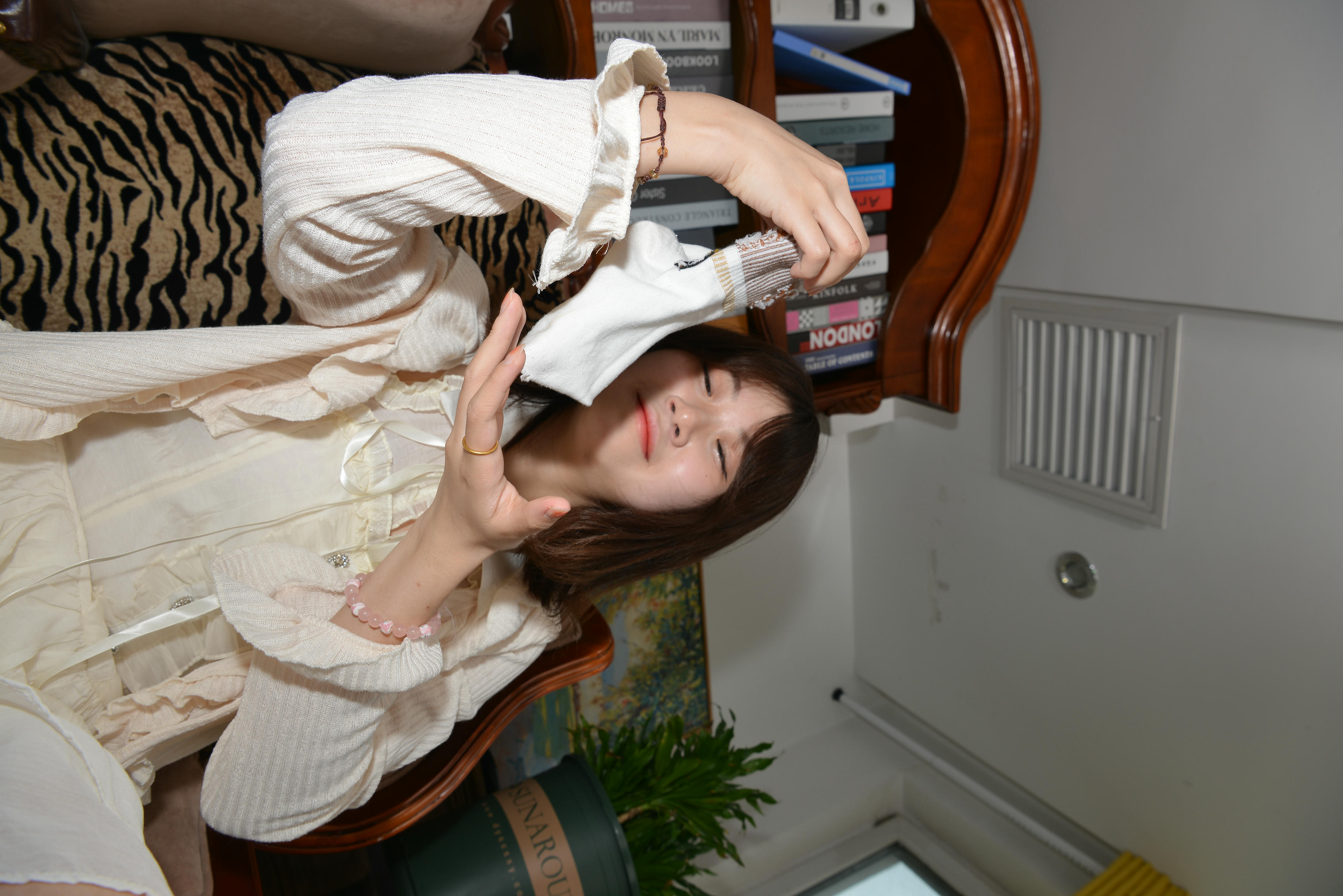 Sexy Asian Girls Feet  NO.052 可爱的小女生冰凌性感36码小脚丫棉袜 第一部[192P 2.3G]_第6集