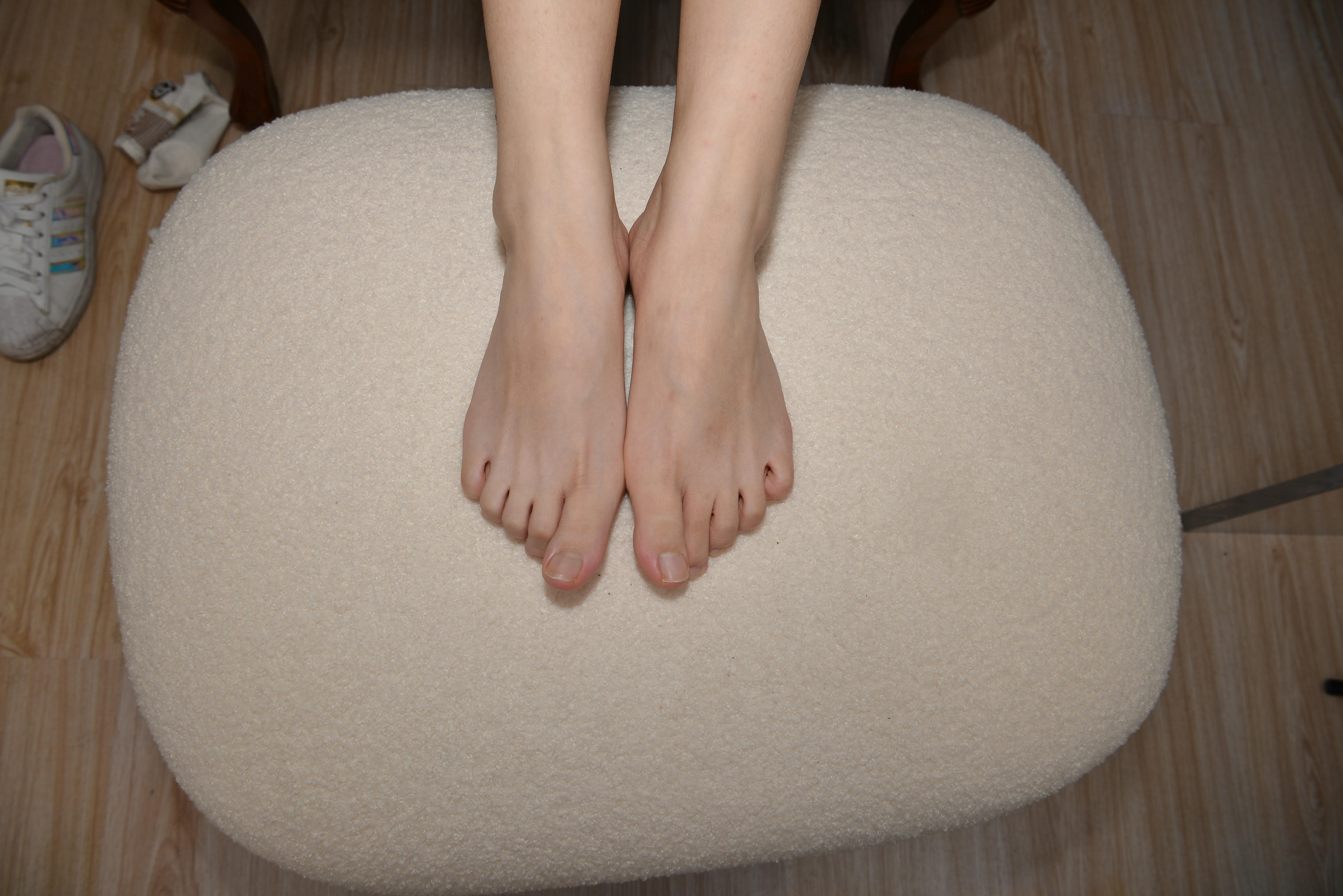 Sexy Asian Girls Feet  NO.052 可爱的小女生冰凌性感36码小脚丫棉袜 第一部[192P 2.3G]_第2集