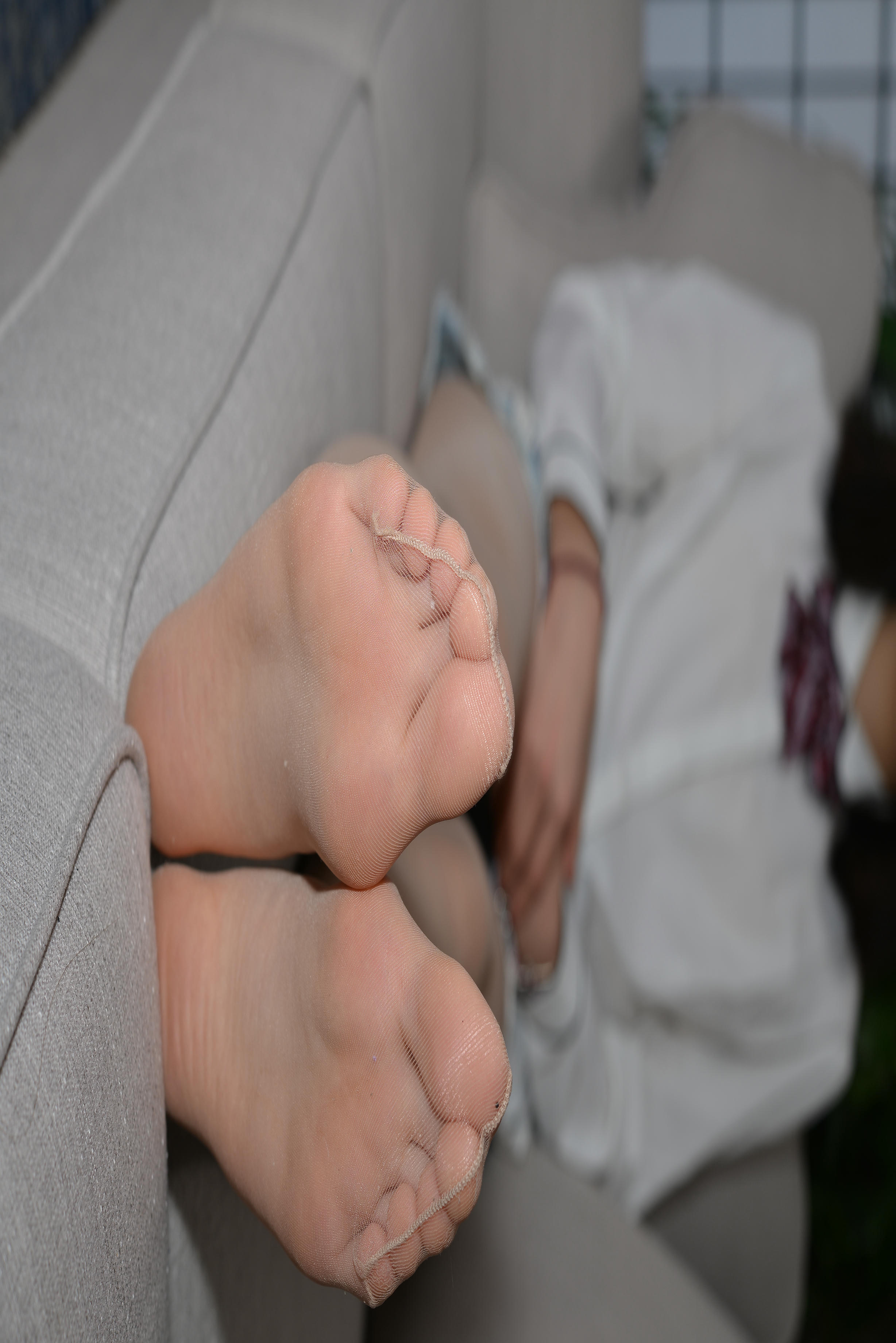 Sexy Asian Girls Feet NO.015 美女YIYI性感的40码大脚丫（肉丝凉高） [103P+1464M]_第3集