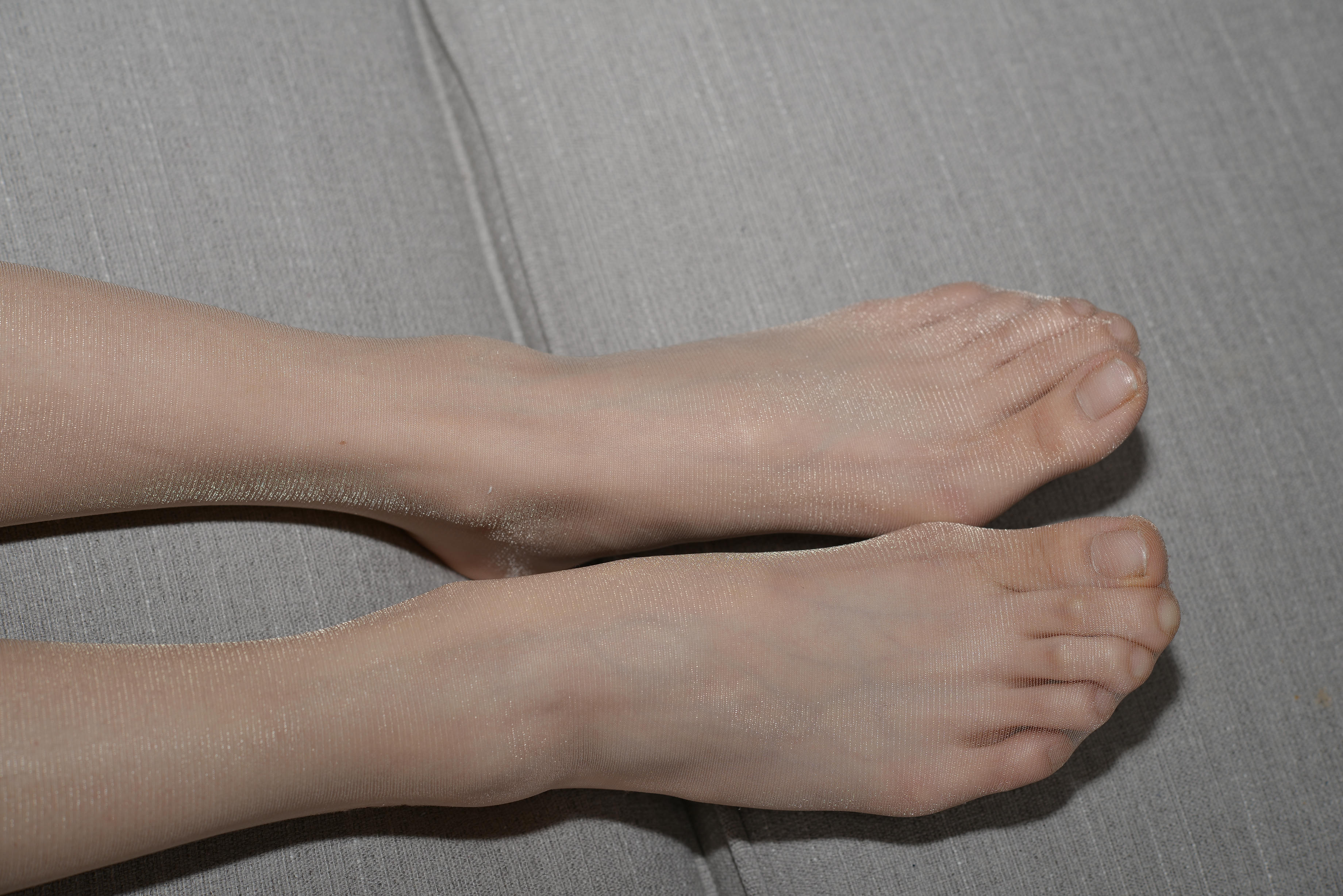 Sexy Asian Girls Feet NO.015 美女YIYI性感的40码大脚丫（肉丝凉高） [103P+1464M]_第3集
