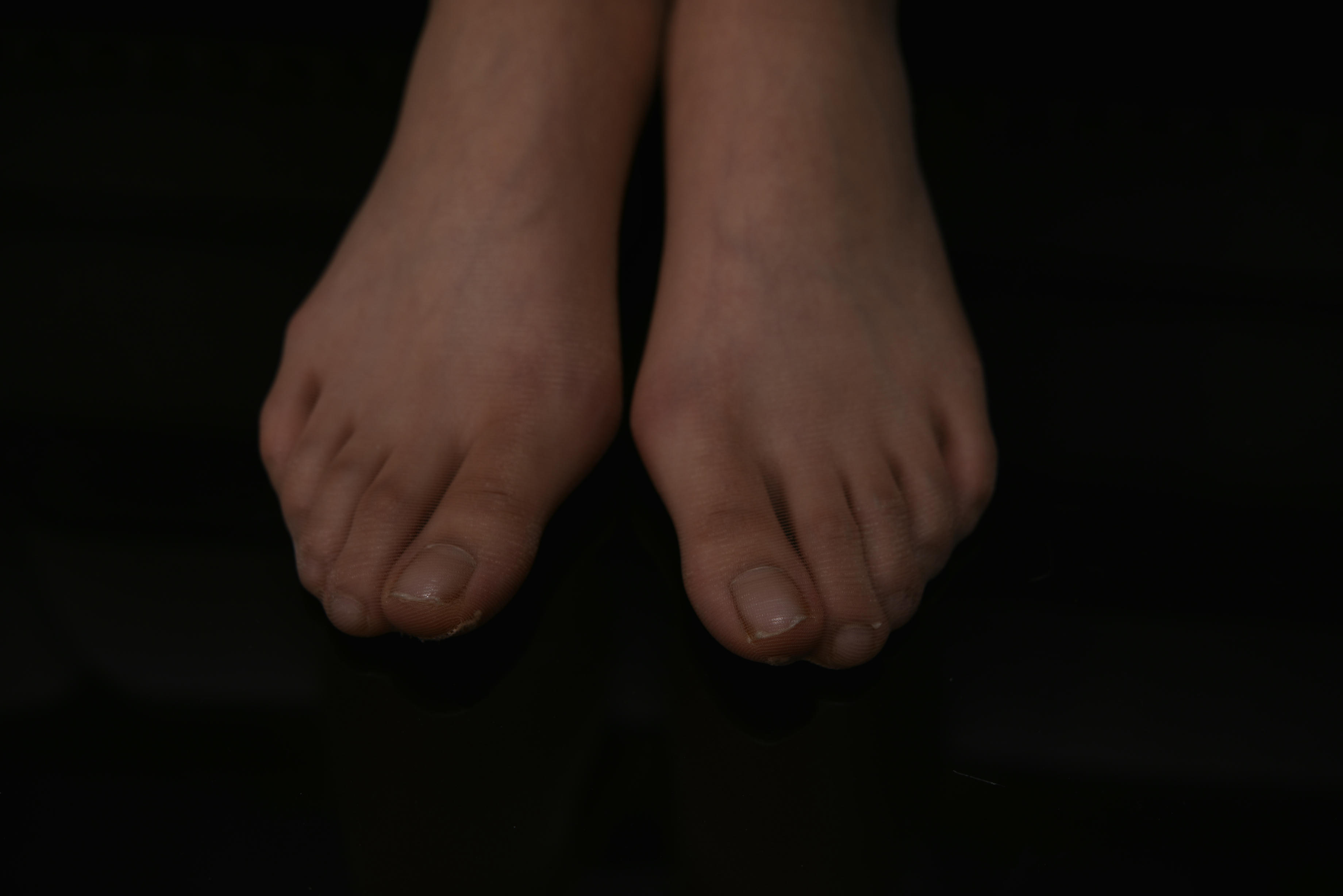 Sexy Asian Girls Feet NO.015 美女YIYI性感的40码大脚丫（肉丝凉高） [103P+1464M]_第1集