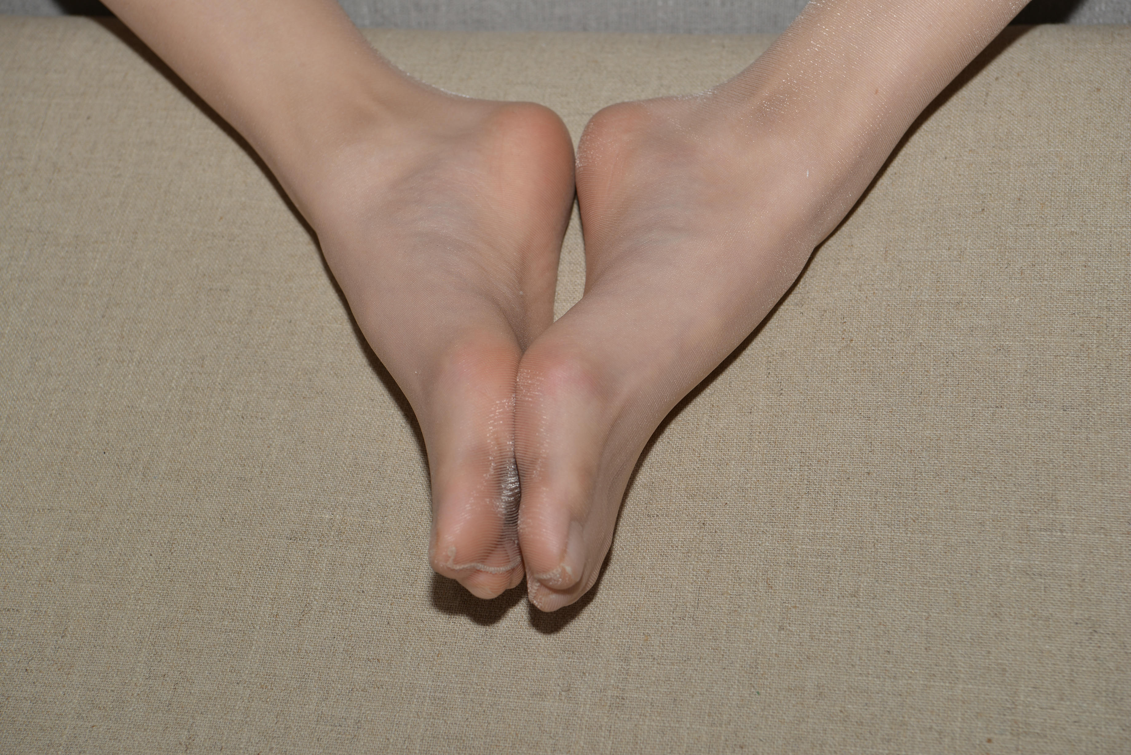 Sexy Asian Girls Feet NO.015 美女YIYI性感的40码大脚丫（肉丝凉高） [103P+1464M]_第5集