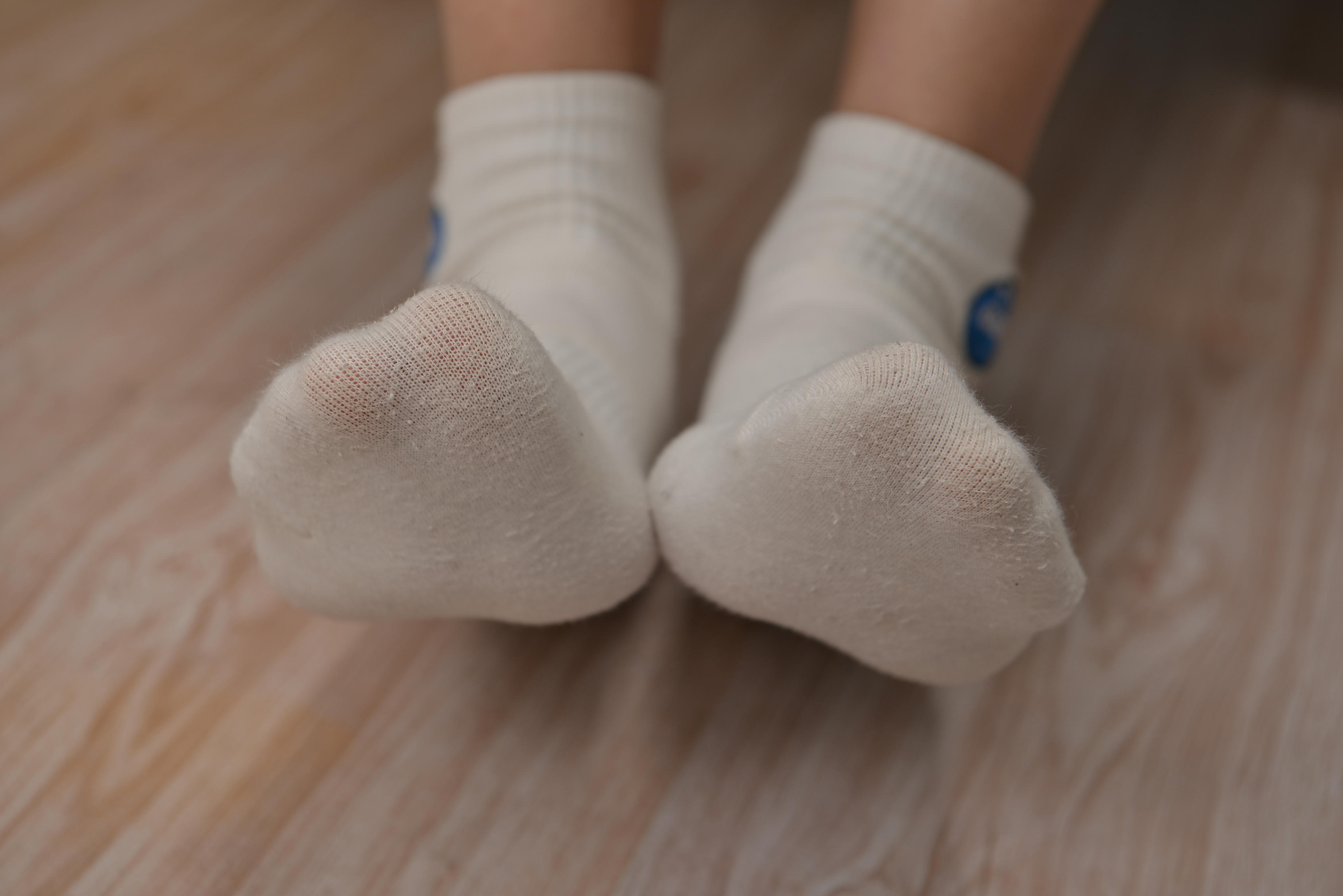 Sexy Asian Girls Feet NO.017 美女YIYI性感的40码大脚丫（牛仔裤棉袜裸足2） [122P+1583M]_第3集