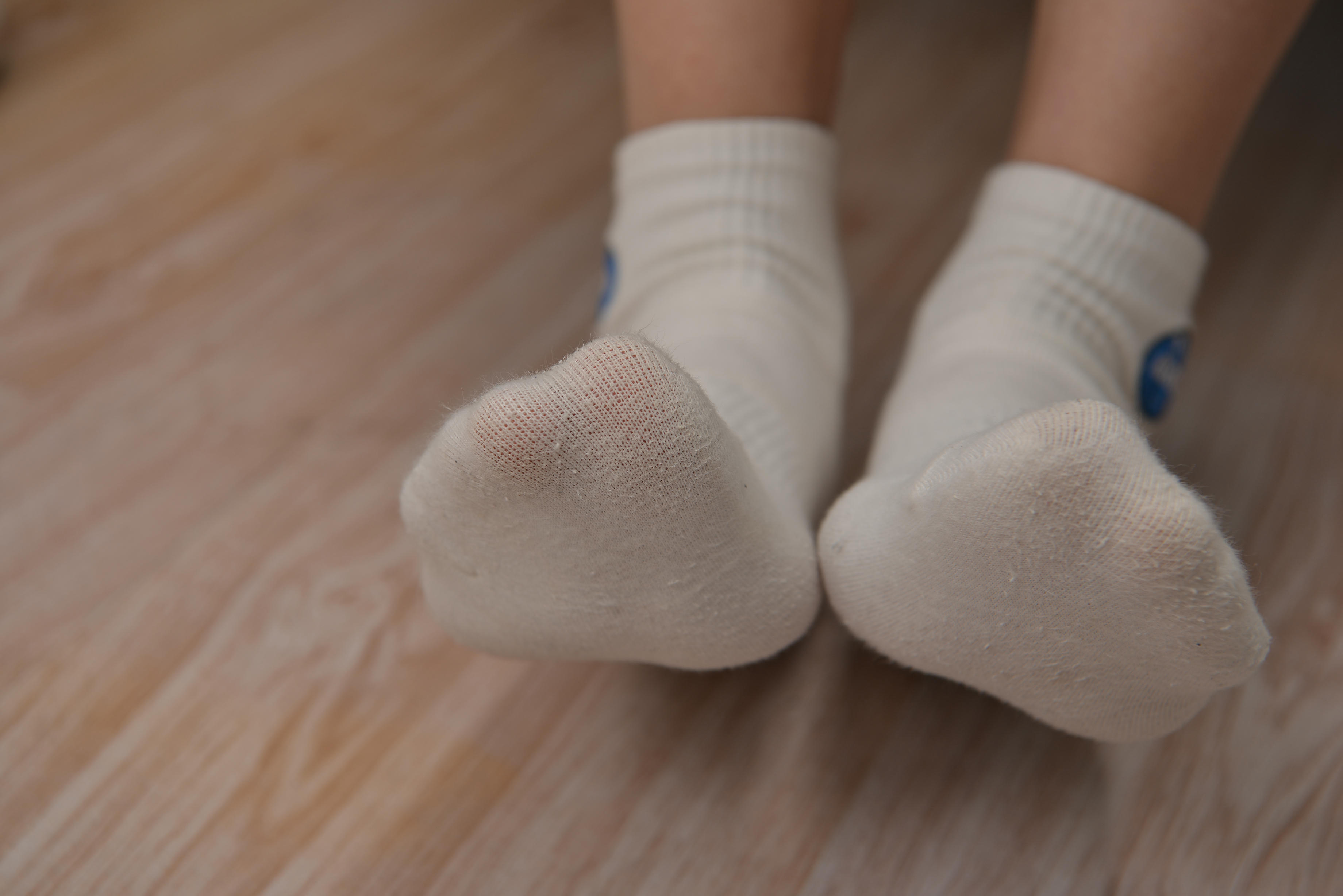 Sexy Asian Girls Feet NO.017 美女YIYI性感的40码大脚丫（牛仔裤棉袜裸足2） [122P+1583M]_第3集