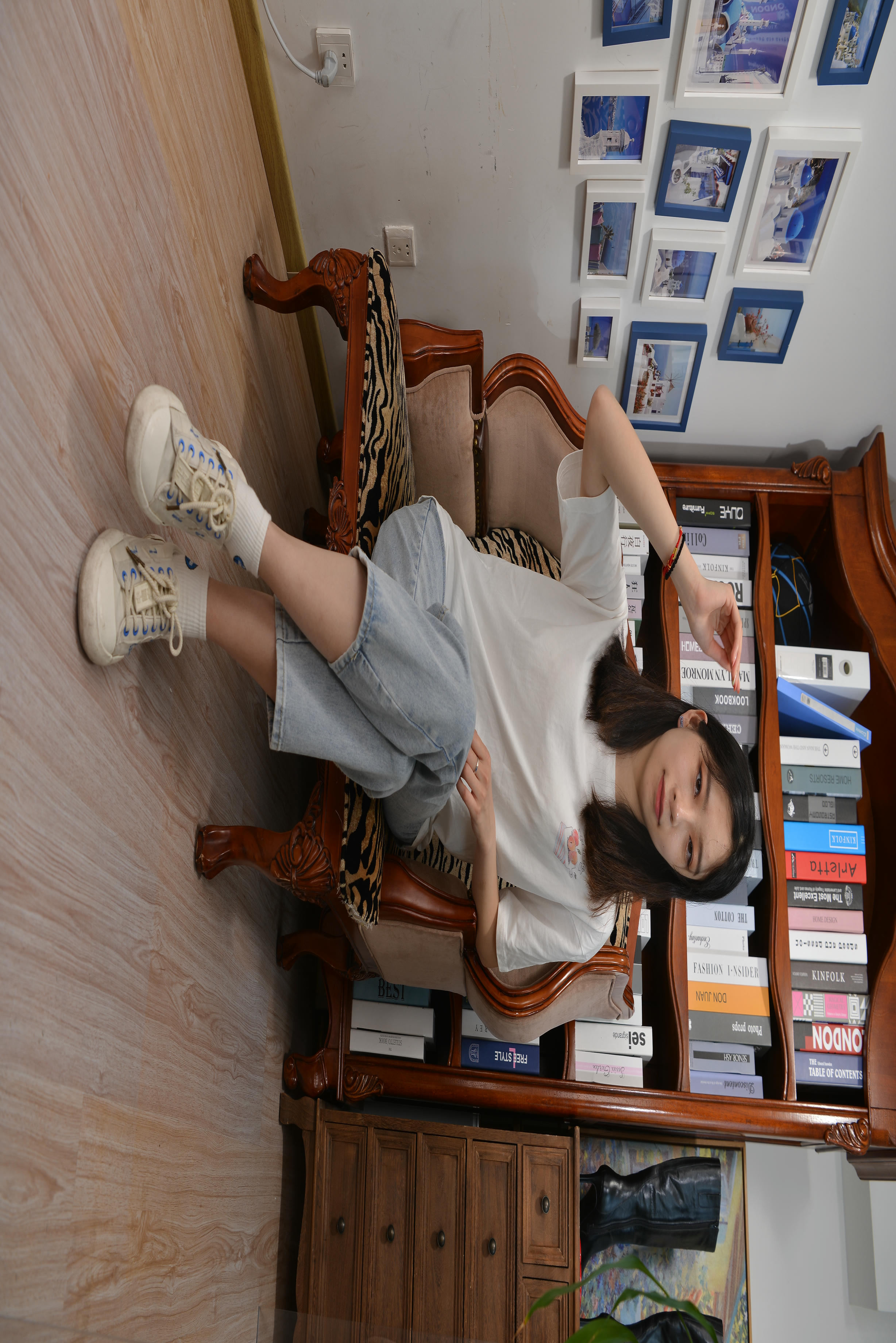 Sexy Asian Girls Feet NO.017 美女YIYI性感的40码大脚丫（牛仔裤棉袜裸足2） [122P+1583M]_第1集