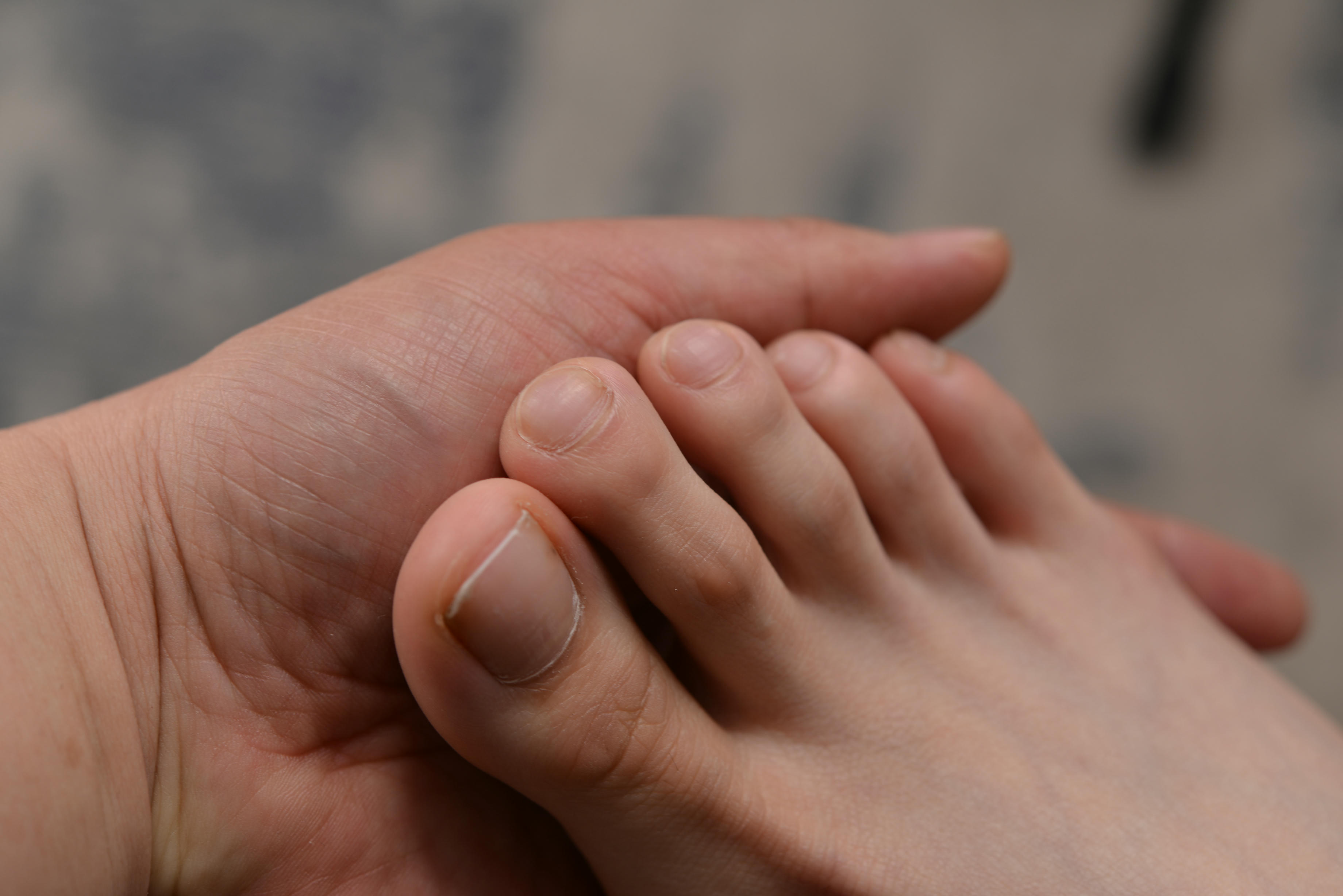 Sexy Asian Girls Feet NO.018 美女YIYI性感的40码大脚丫（格子短裙裸足3） [130P+1392M]_第6集