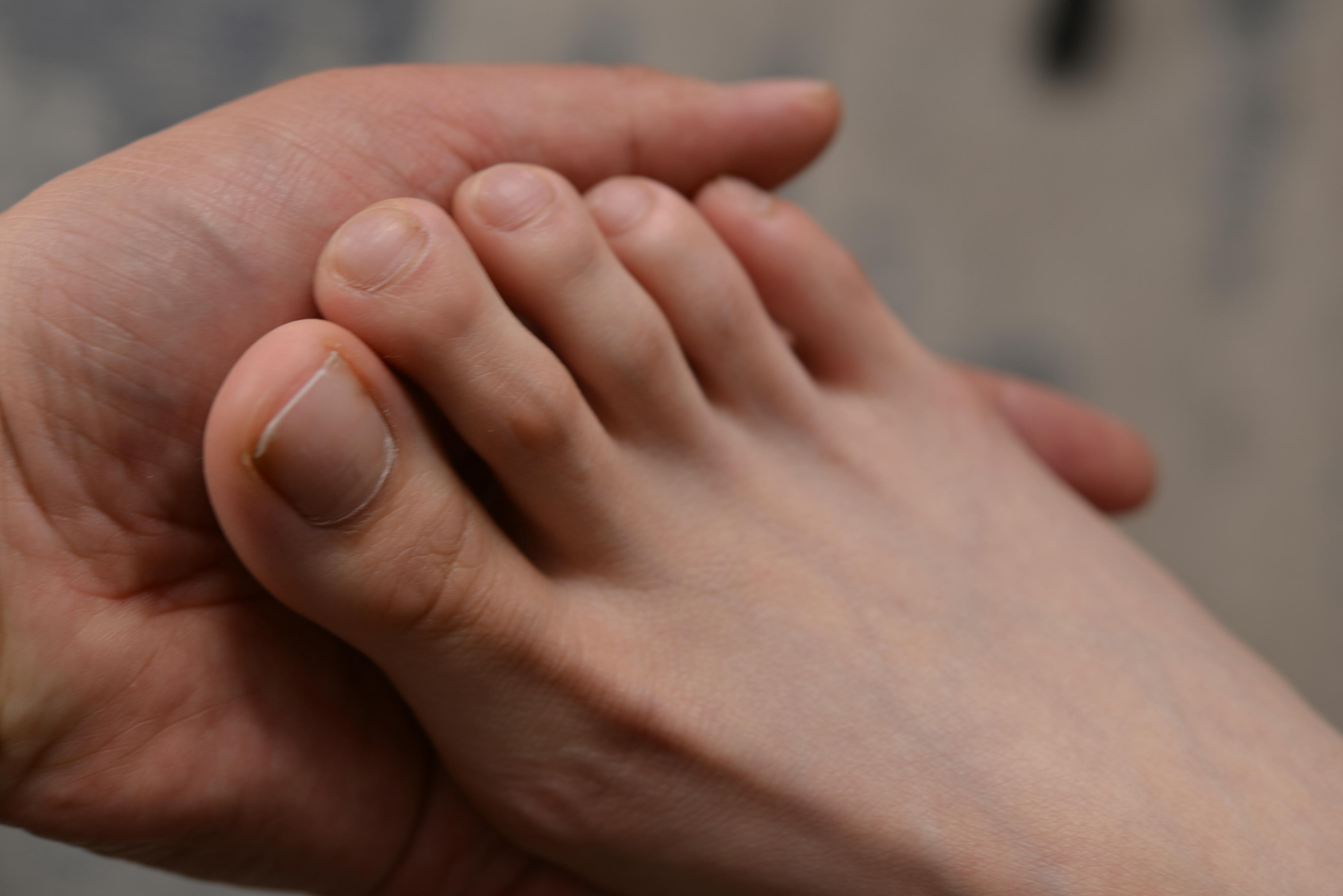 Sexy Asian Girls Feet NO.018 美女YIYI性感的40码大脚丫（格子短裙裸足3） [130P+1392M]_第6集