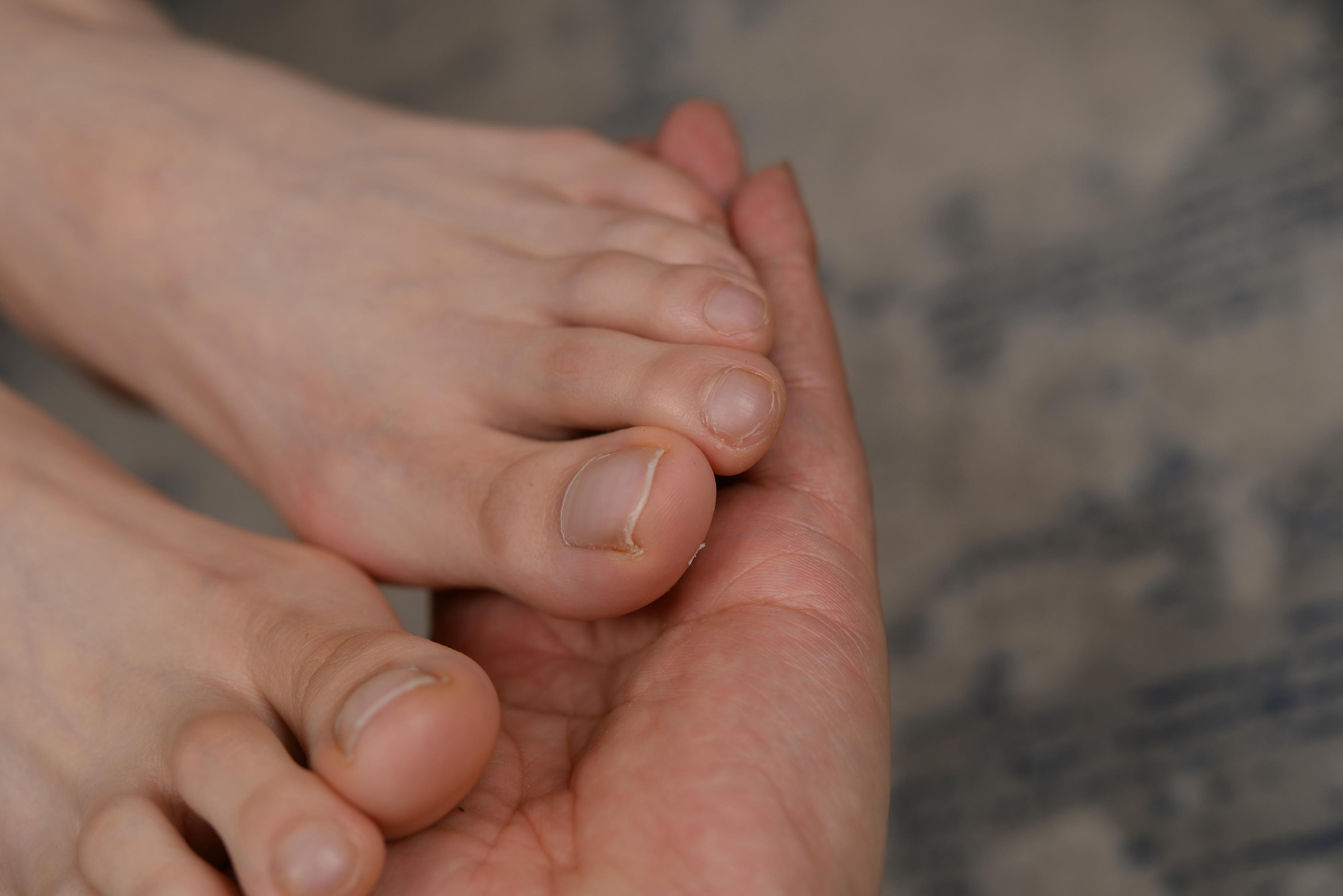 Sexy Asian Girls Feet NO.018 美女YIYI性感的40码大脚丫（格子短裙裸足3） [130P+1392M]_第4集