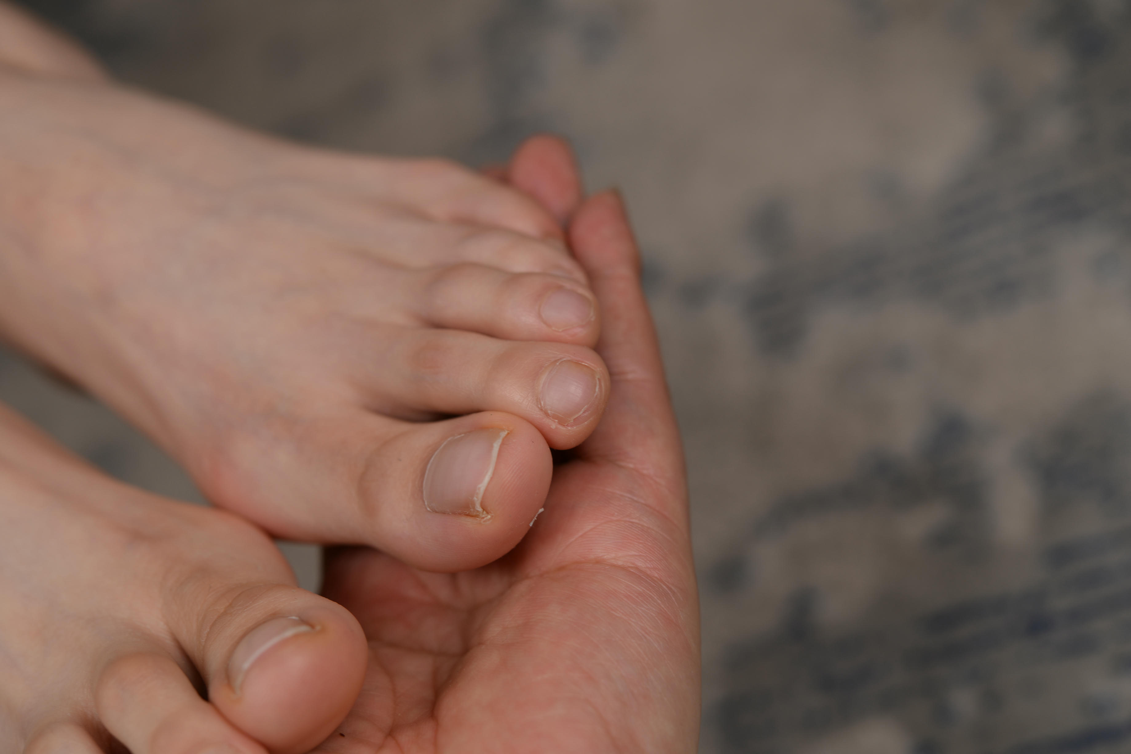 Sexy Asian Girls Feet NO.018 美女YIYI性感的40码大脚丫（格子短裙裸足3） [130P+1392M]_第4集