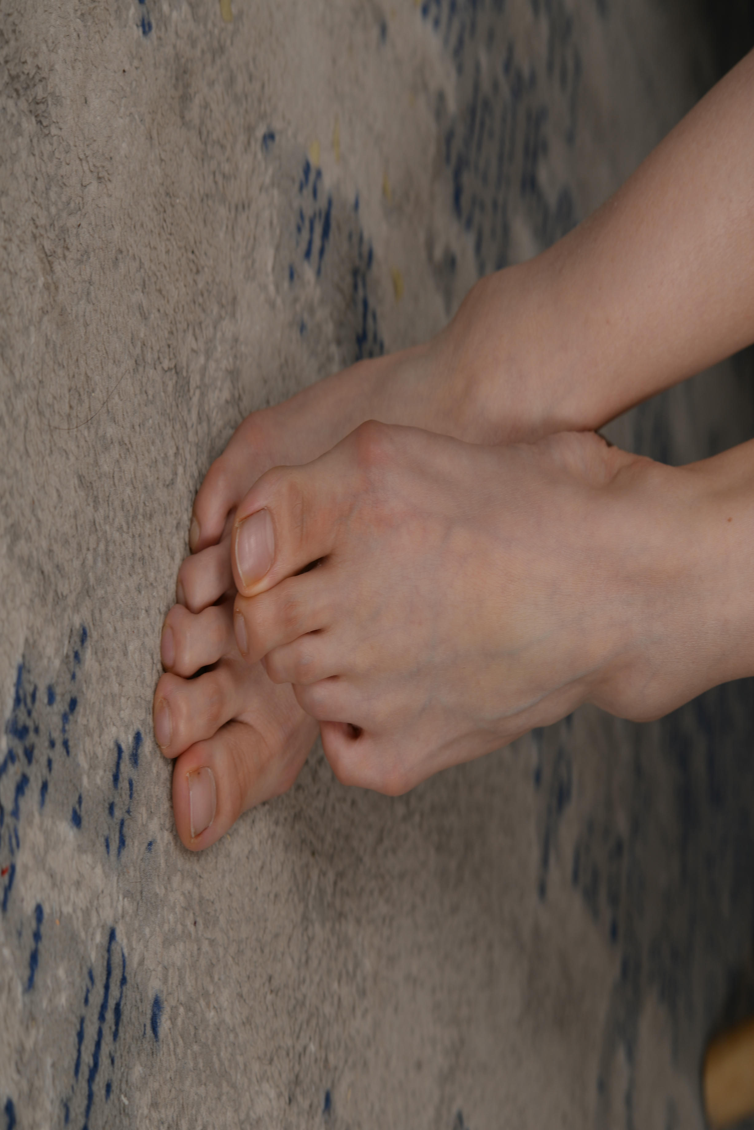 Sexy Asian Girls Feet NO.018 美女YIYI性感的40码大脚丫（格子短裙裸足3） [130P+1392M]_第5集