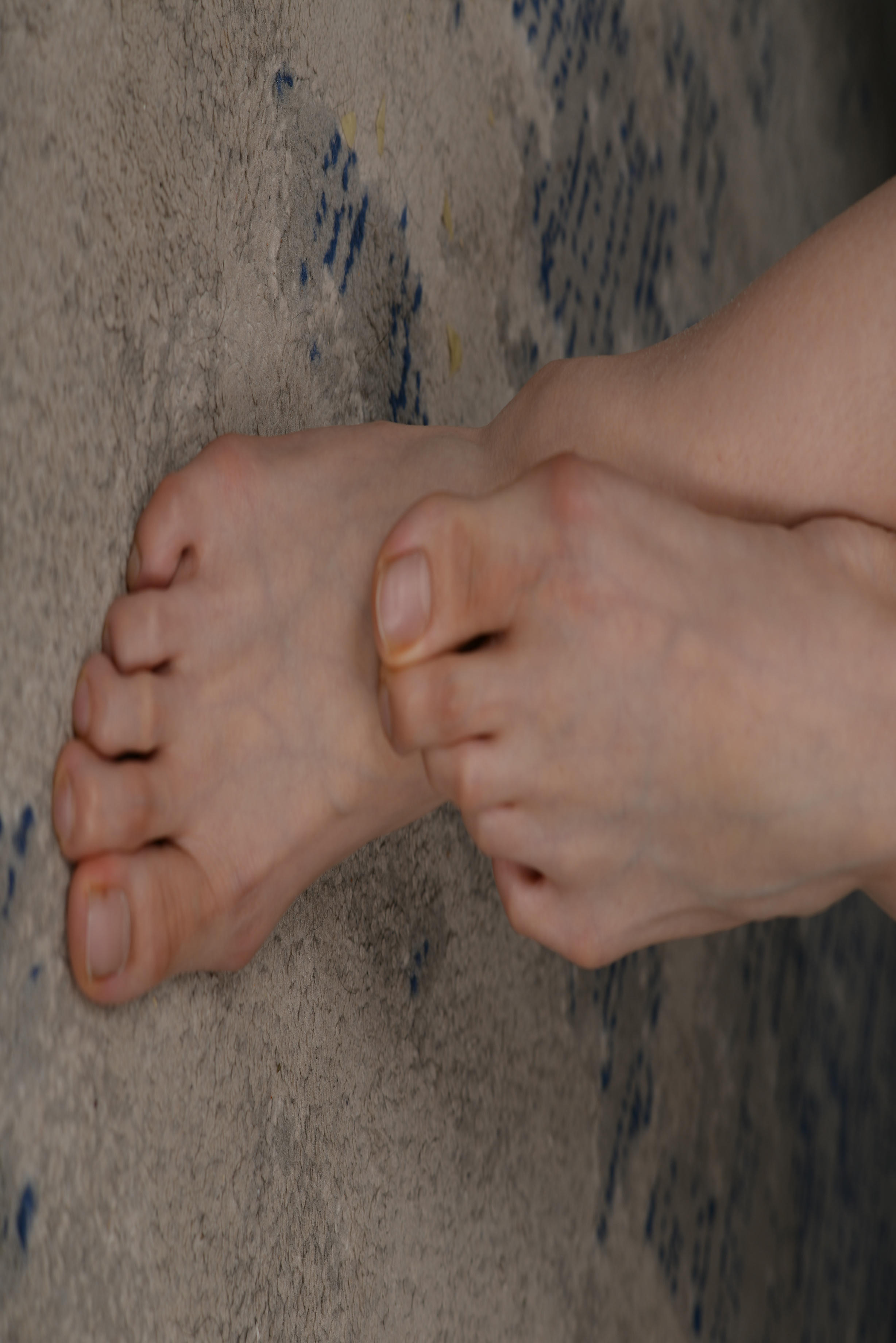 Sexy Asian Girls Feet NO.018 美女YIYI性感的40码大脚丫（格子短裙裸足3） [130P+1392M]_第5集