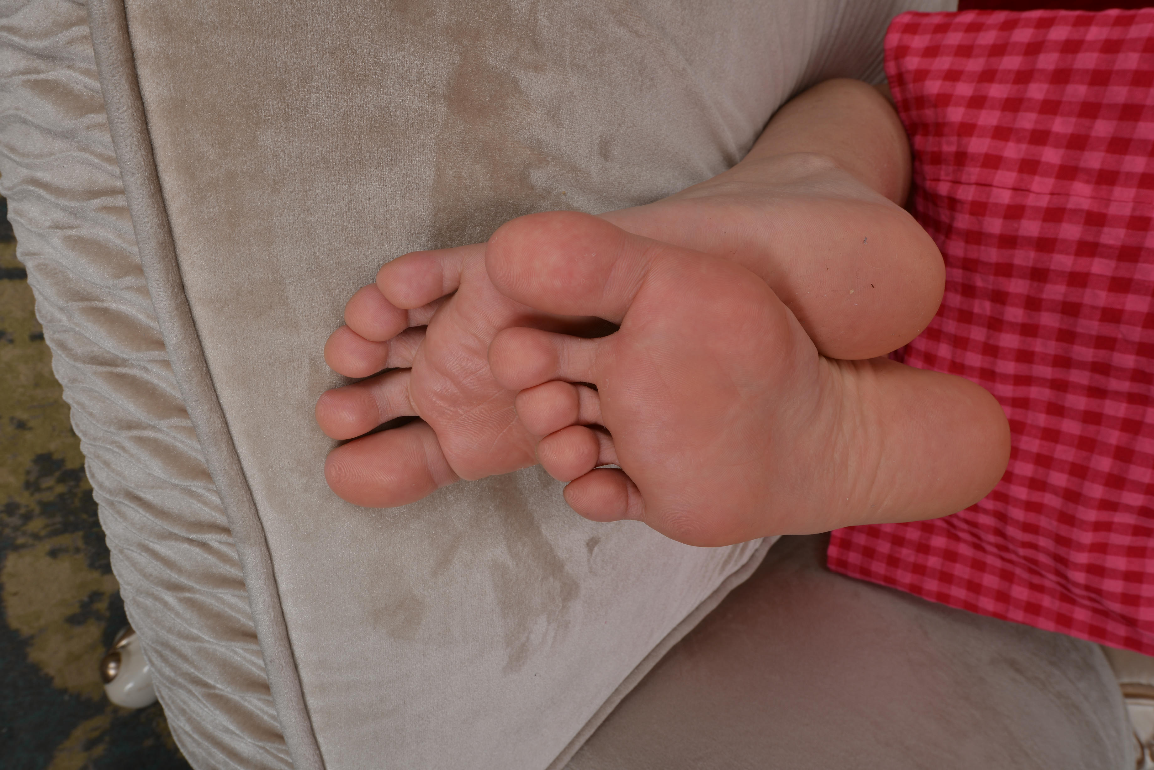 Sexy Asian Girls Feet  NO.053 可爱的小女生冰凌性感的36码小脚丫 第二部[256P 3.38G]_第2集