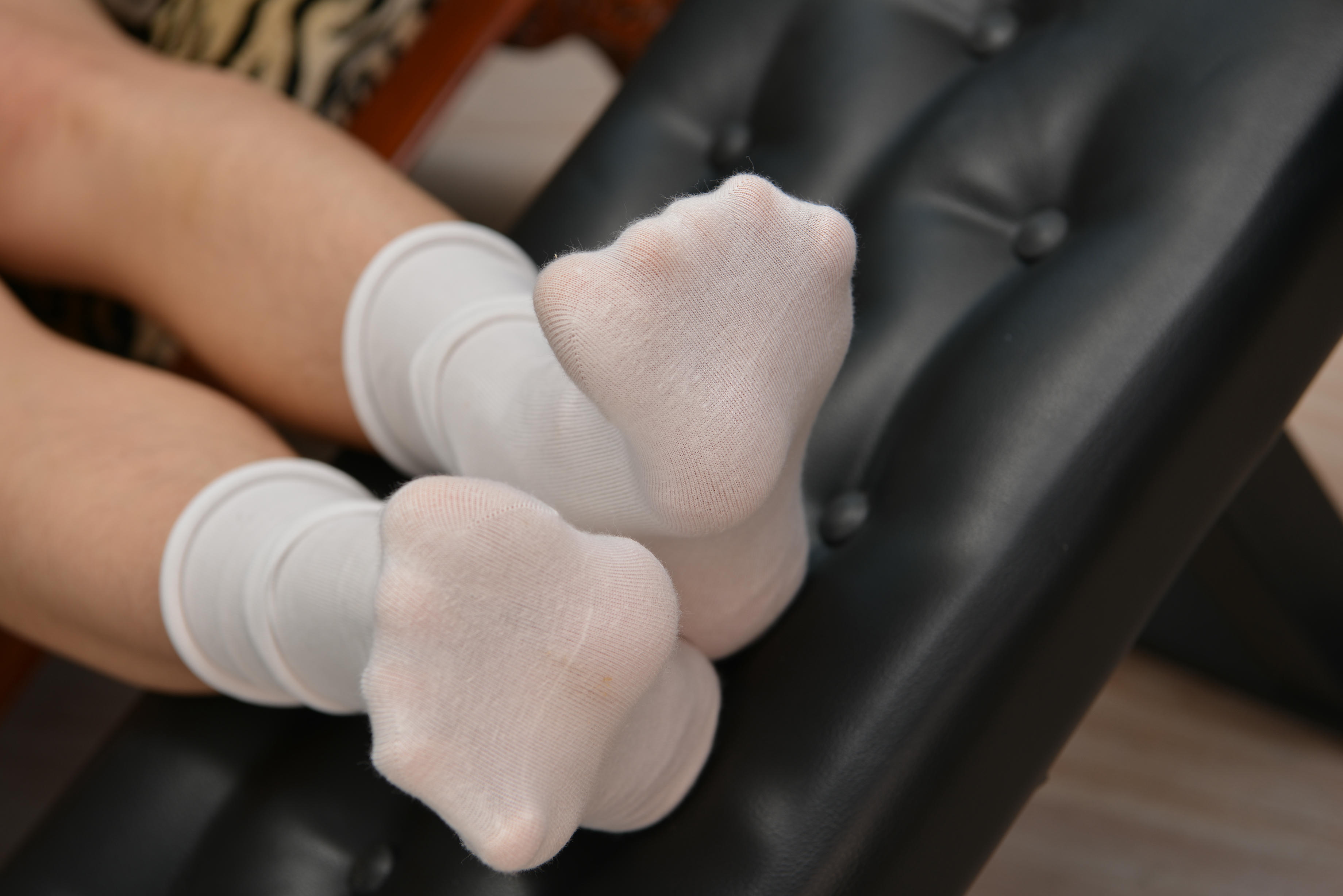 Sexy Asian Girls Feet NO.027 小雅展示她的39码大脚丫棉袜裸足[214P-2.52G]_第2集