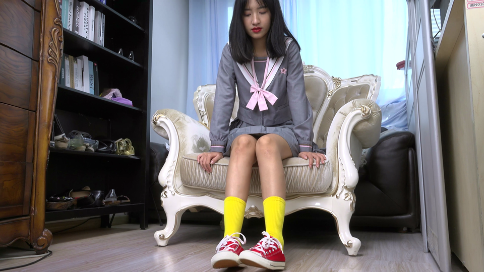 Sexy Asian Girls Feet  NO.054 雪菲脱掉帆布鞋把脚纹路给你看[227P 600.2M]_第1集