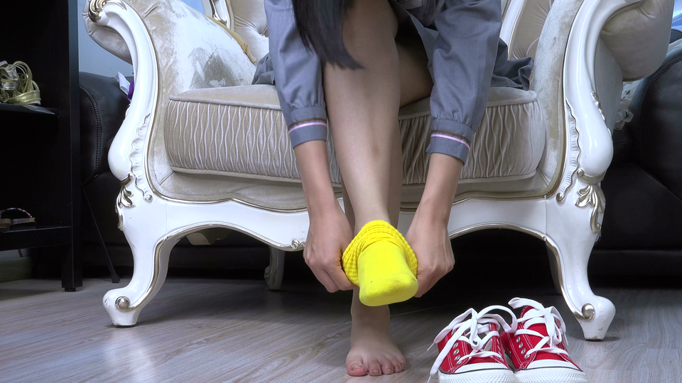 Sexy Asian Girls Feet  NO.054 雪菲脱掉帆布鞋把脚纹路给你看[227P 600.2M]_第10集