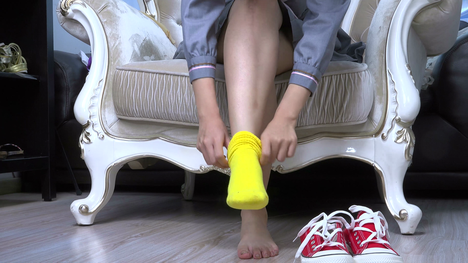 Sexy Asian Girls Feet  NO.054 雪菲脱掉帆布鞋把脚纹路给你看[227P 600.2M]_第10集